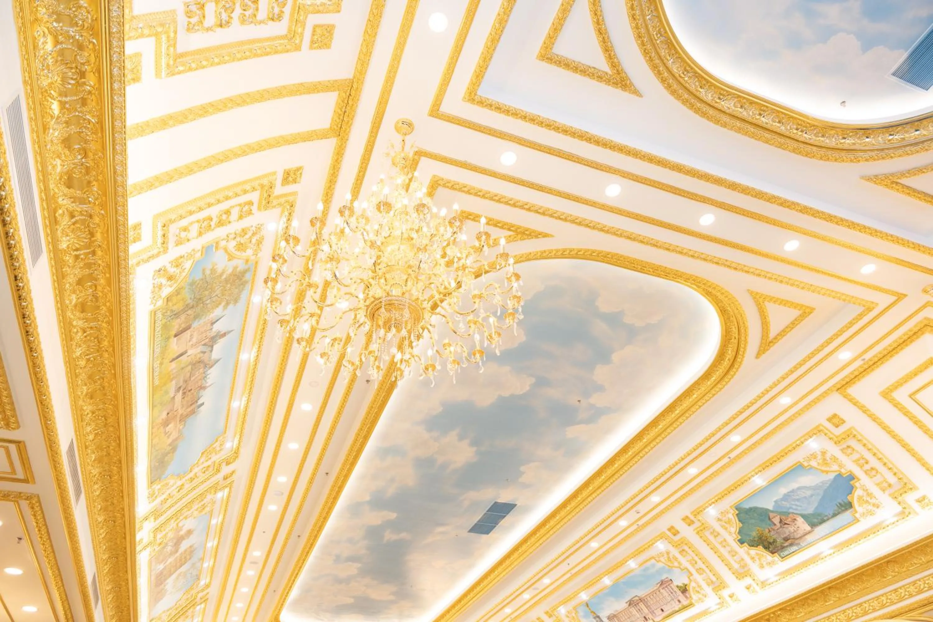 Restaurant/places to eat in LaChateau