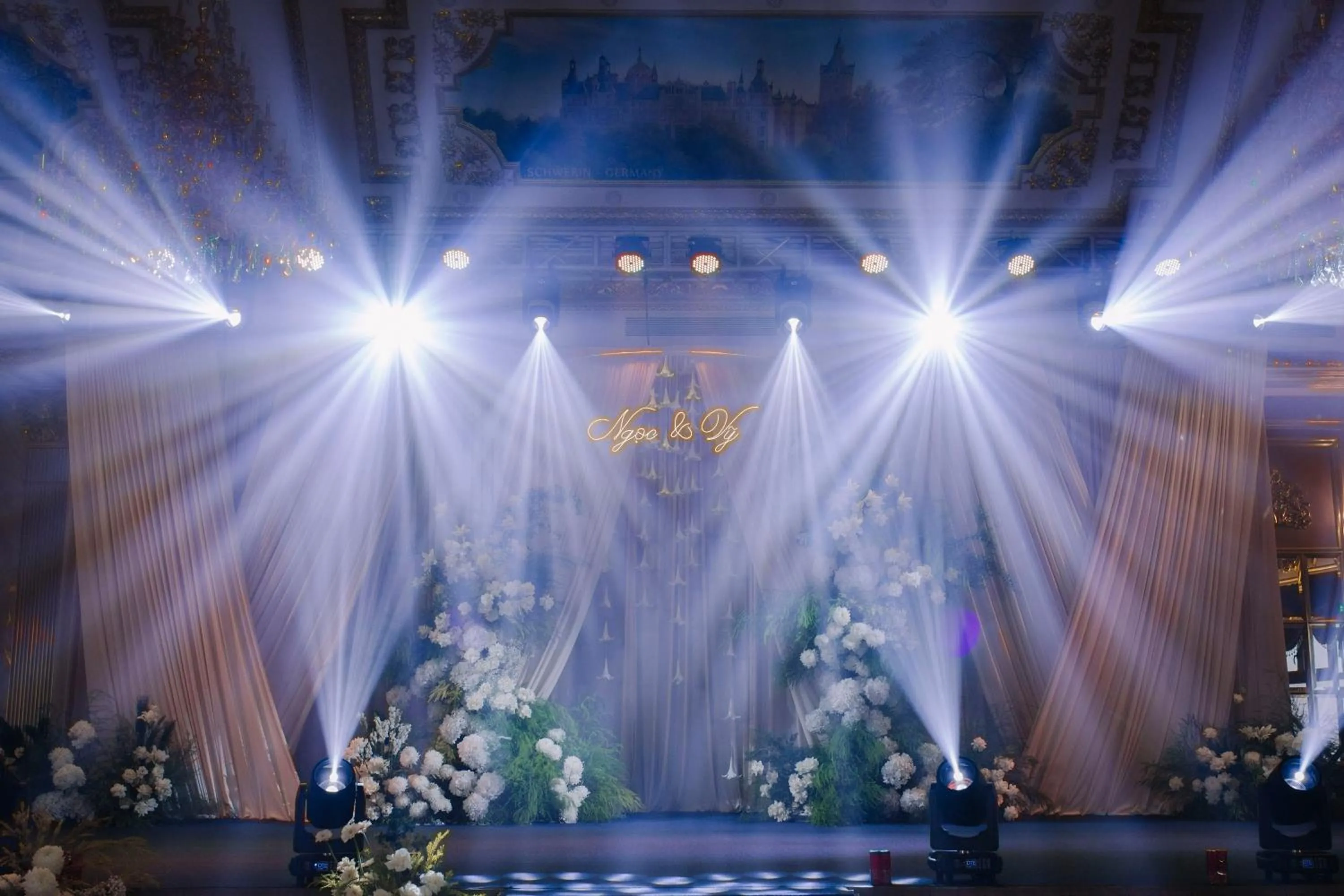 Restaurant/places to eat in LaChateau