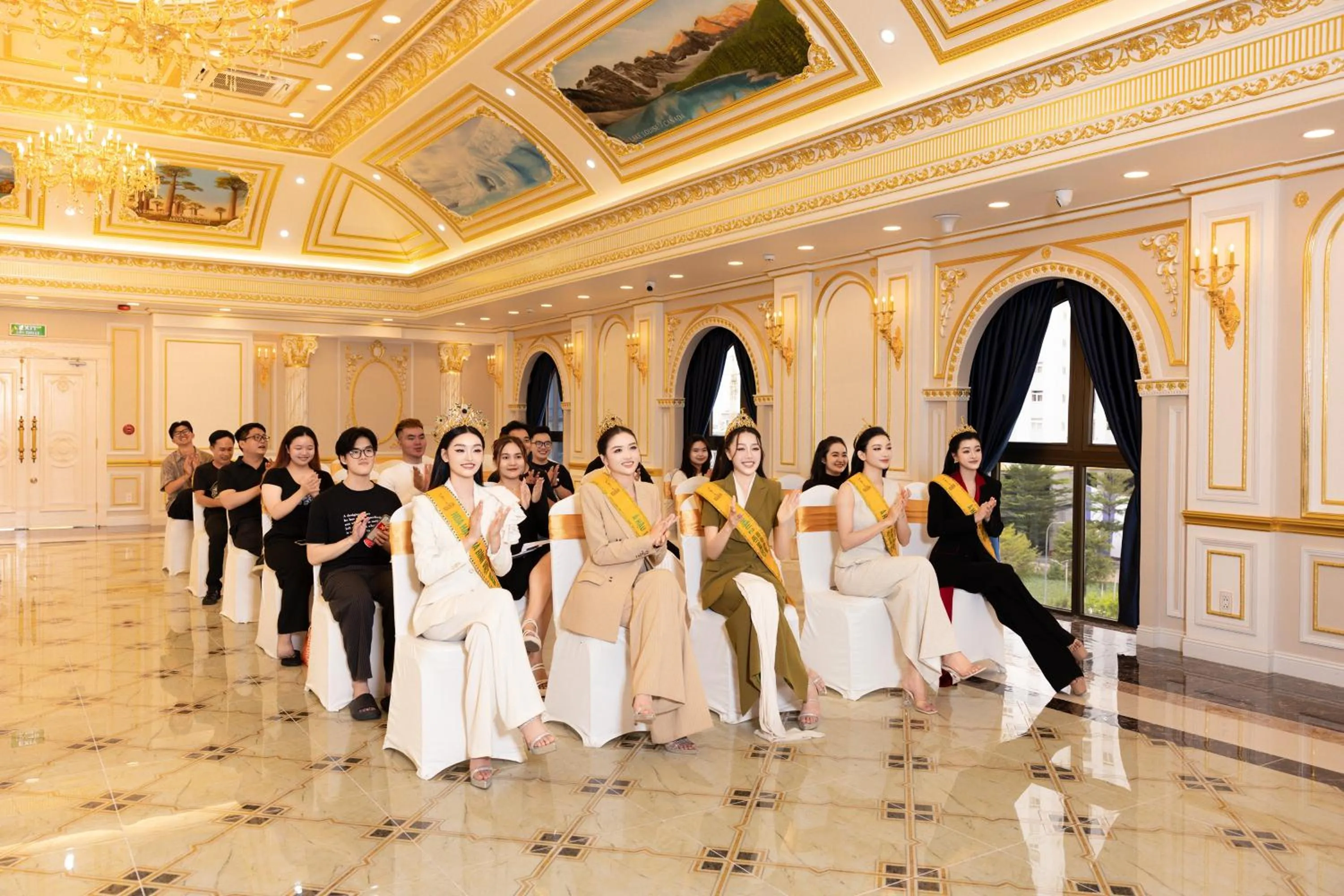 Meeting/conference room in LaChateau