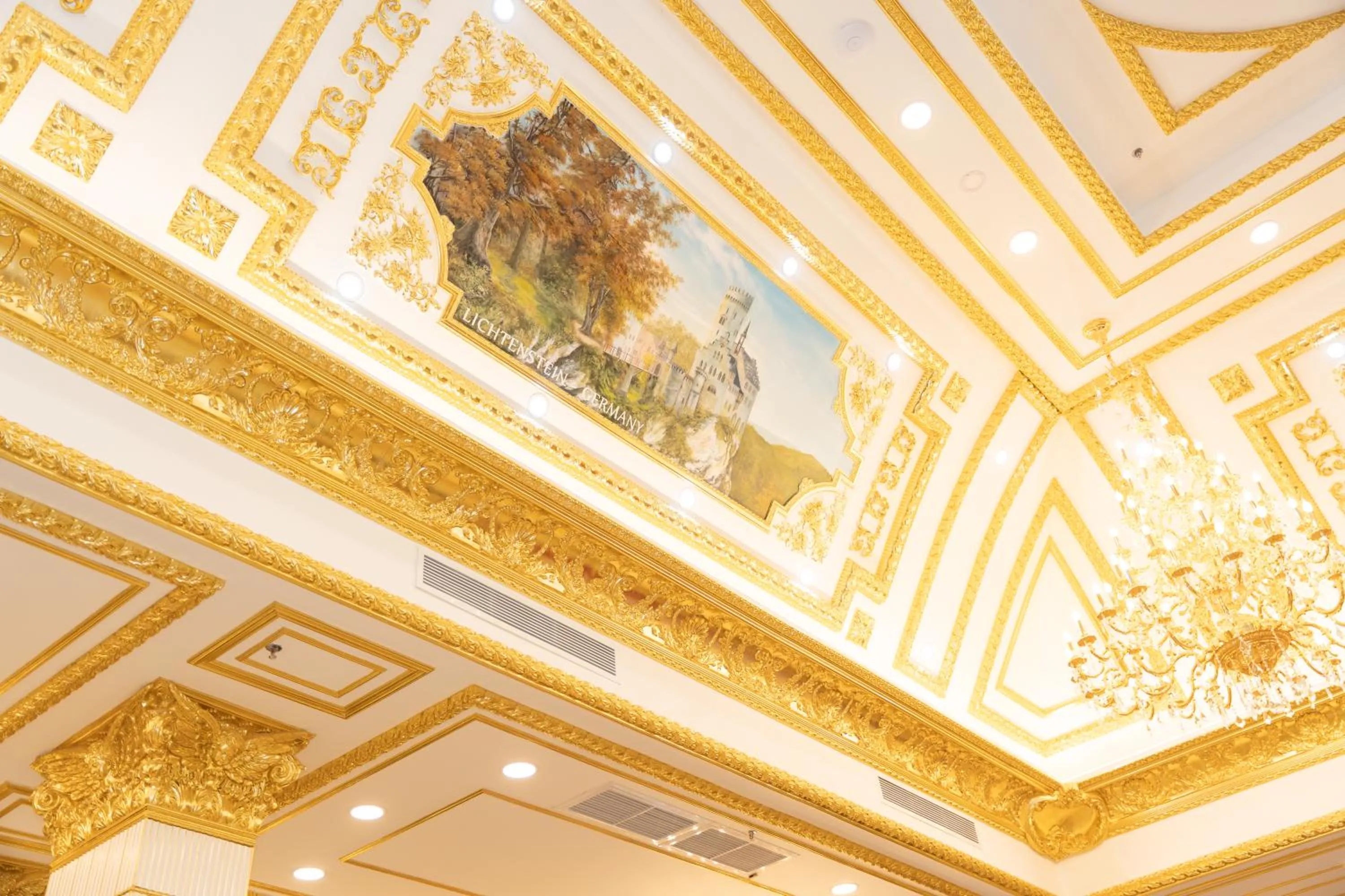 Restaurant/places to eat in LaChateau