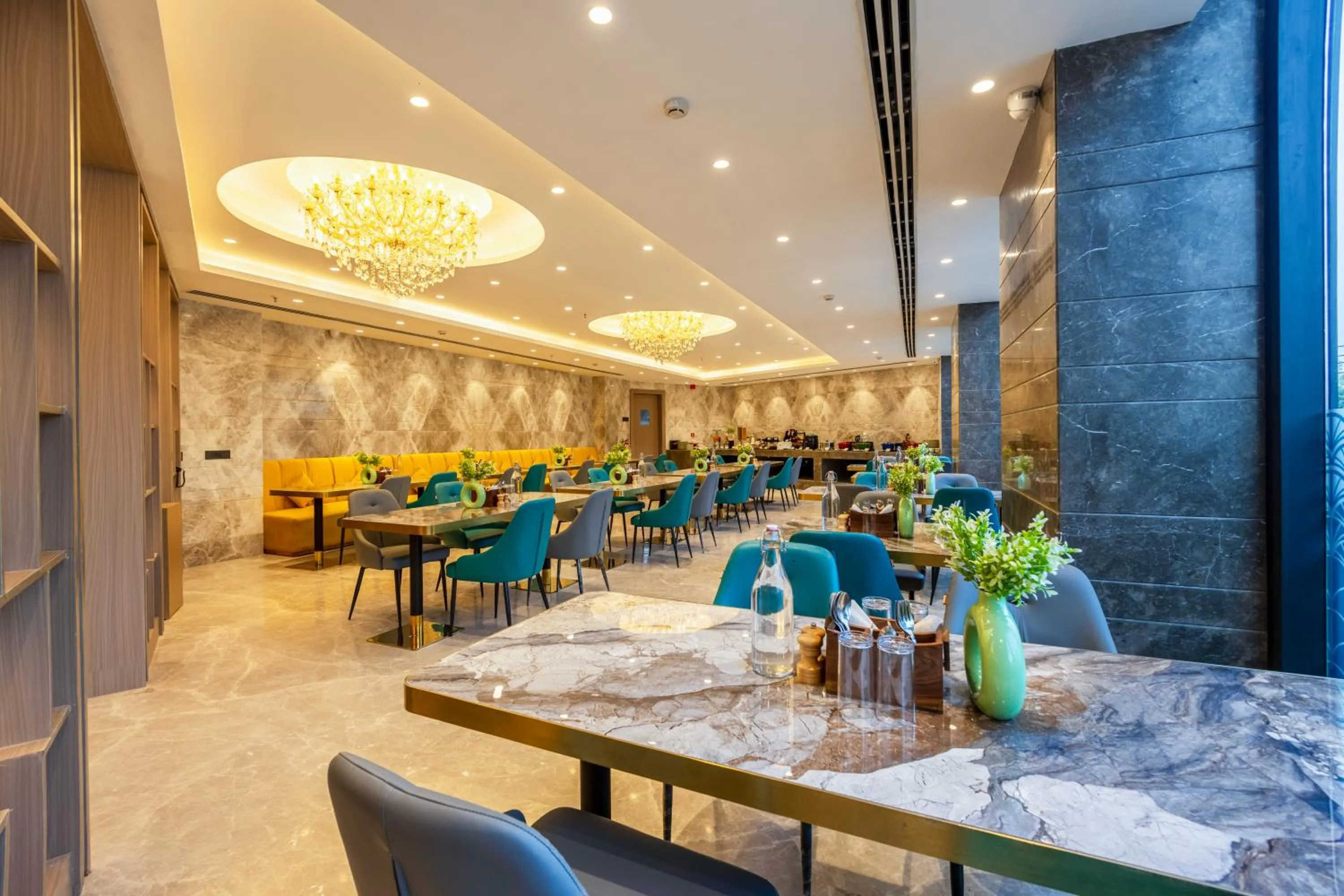 Restaurant/places to eat in Saltstayz Premier - Manesar & Sector 86