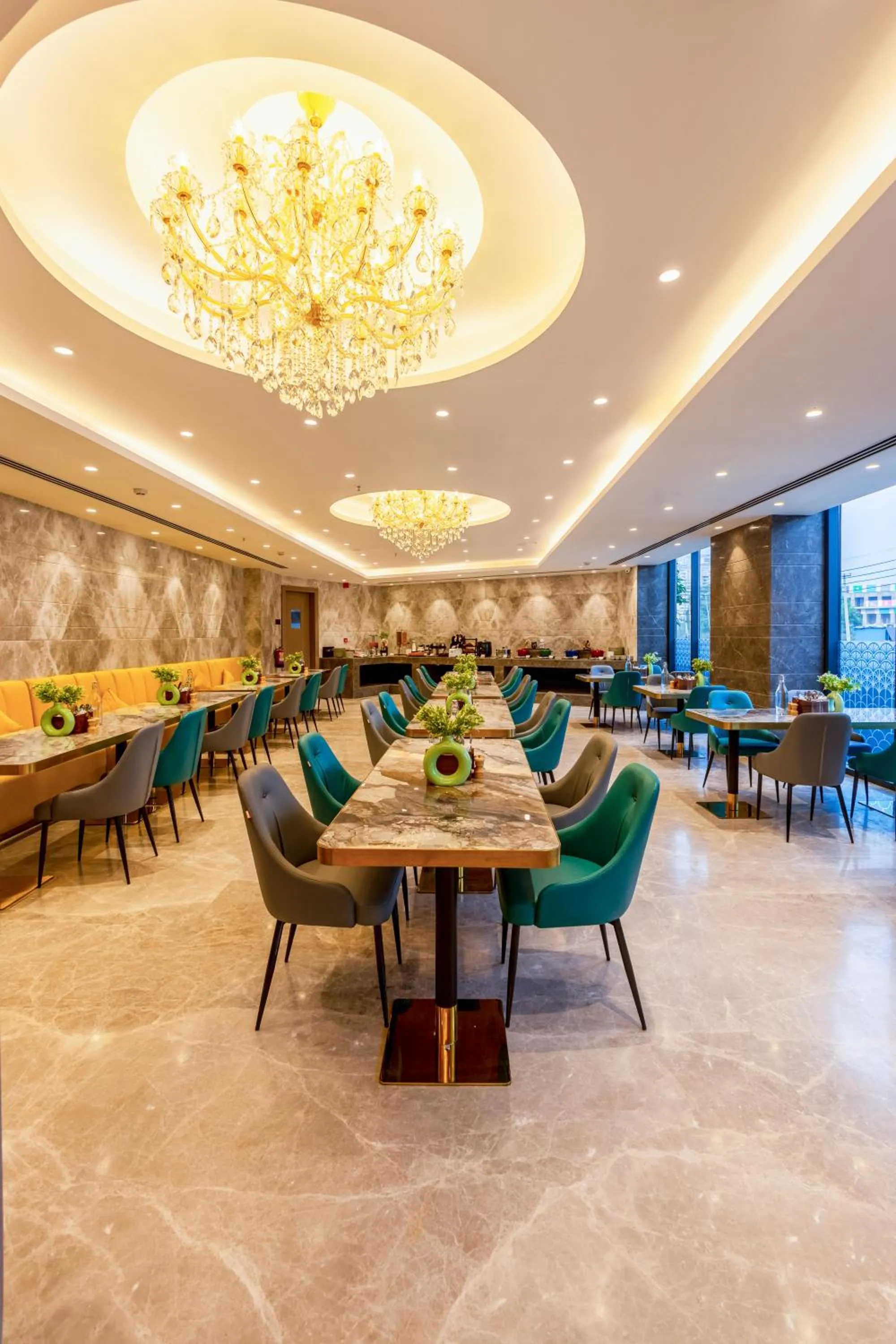 Restaurant/places to eat in Saltstayz Premier - Manesar & Sector 86