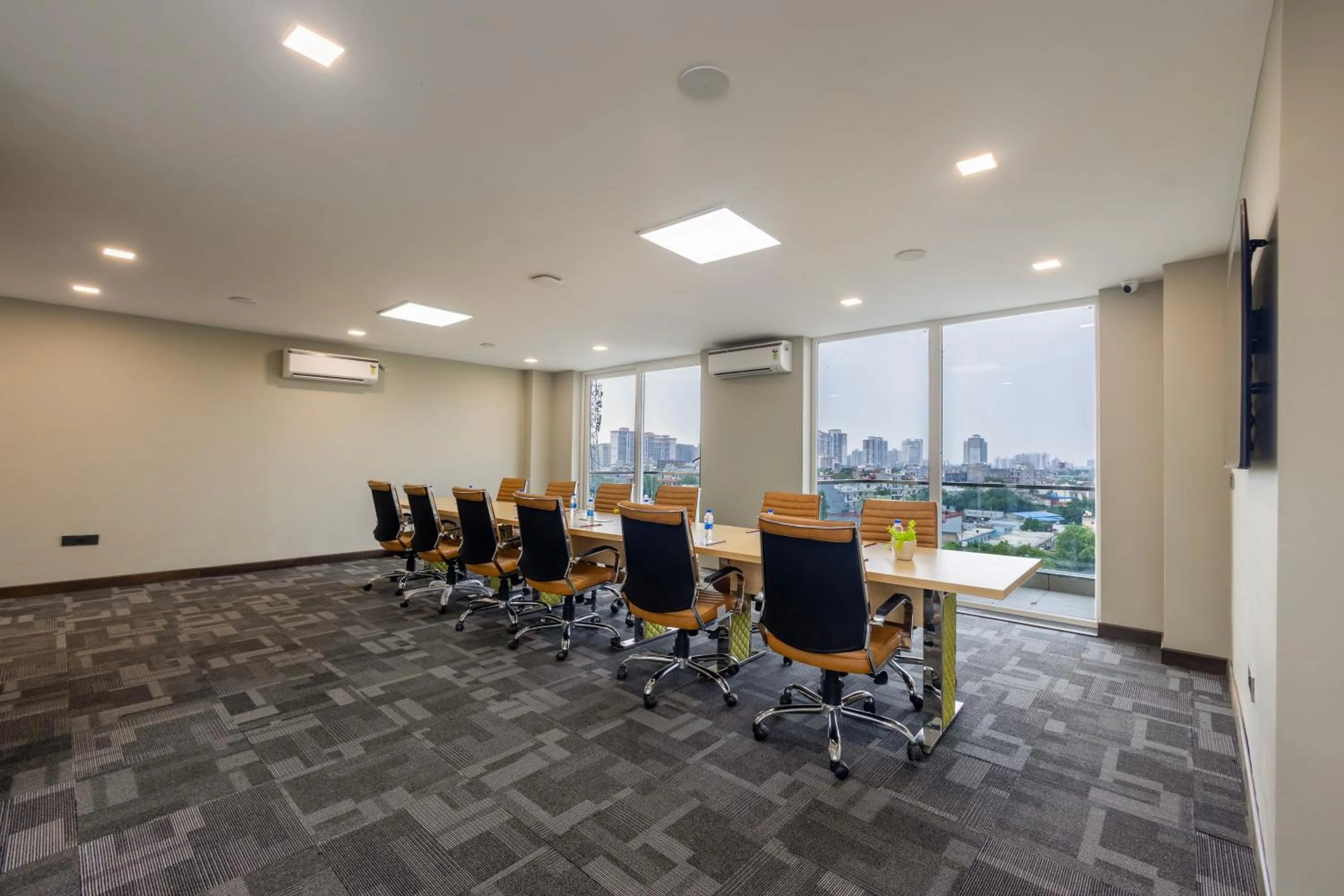 Meeting/conference room in Saltstayz Premier - Manesar & Sector 86