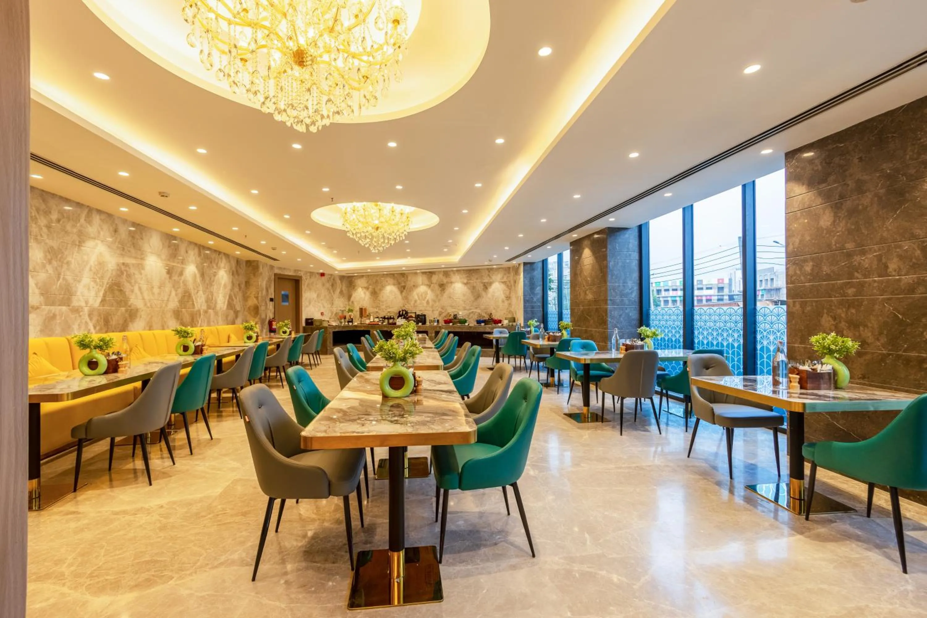 Restaurant/places to eat in Saltstayz Premier - Manesar & Sector 86