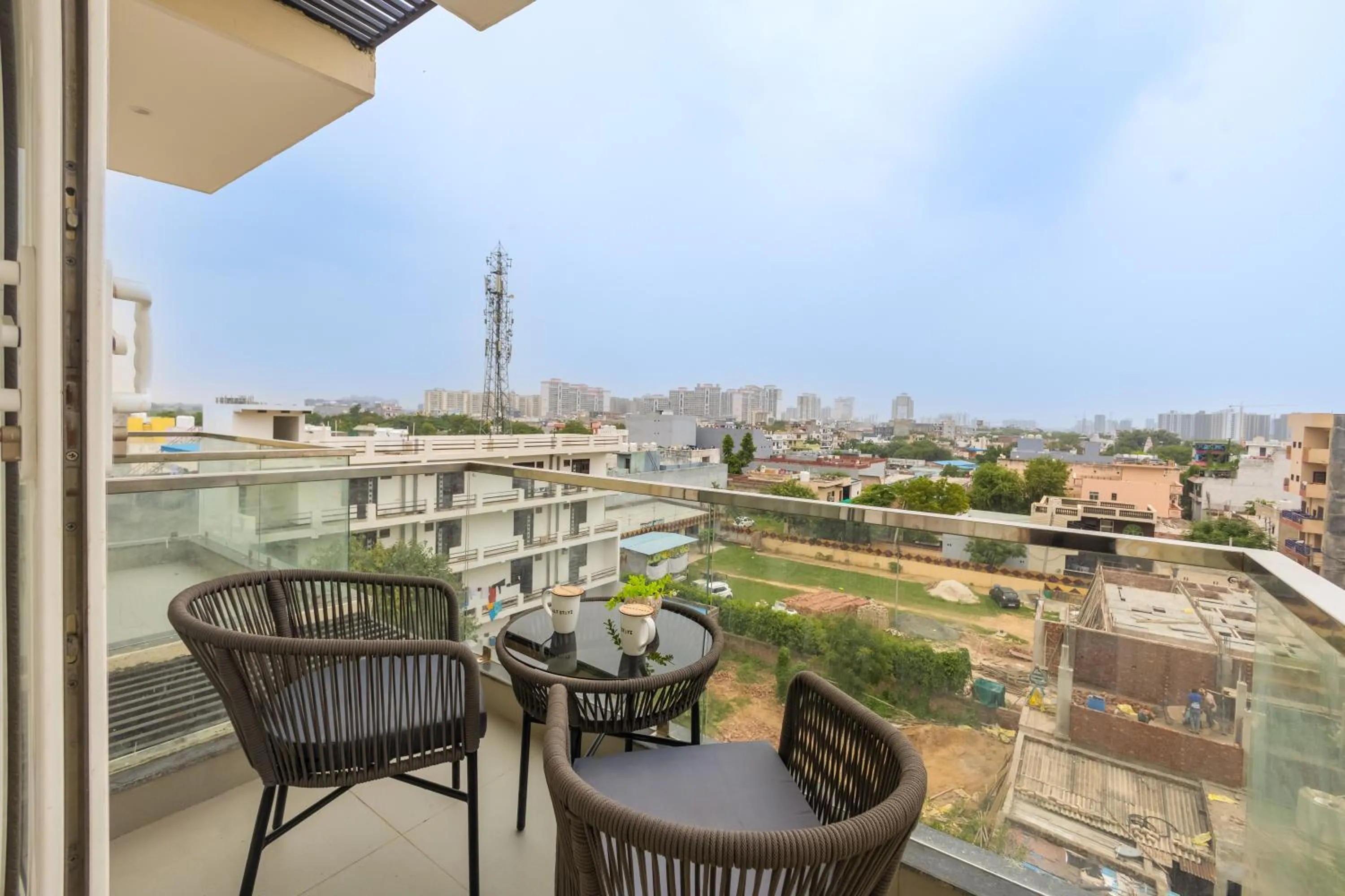 Day in Saltstayz Premier - Manesar & Sector 86