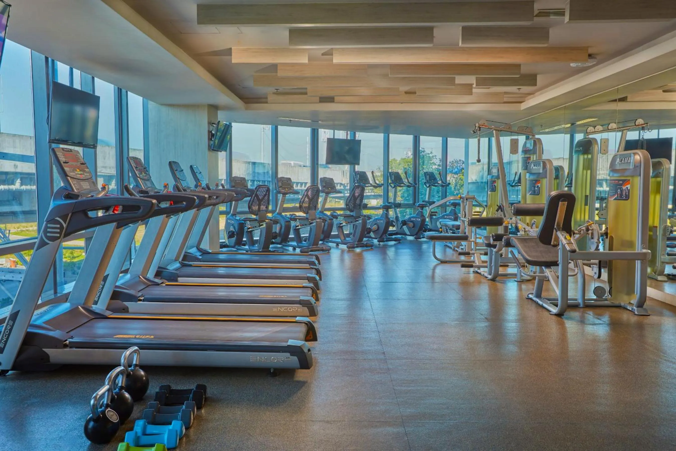 Fitness centre/facilities in Stay Across NAIA Terminal 3 in Newport City