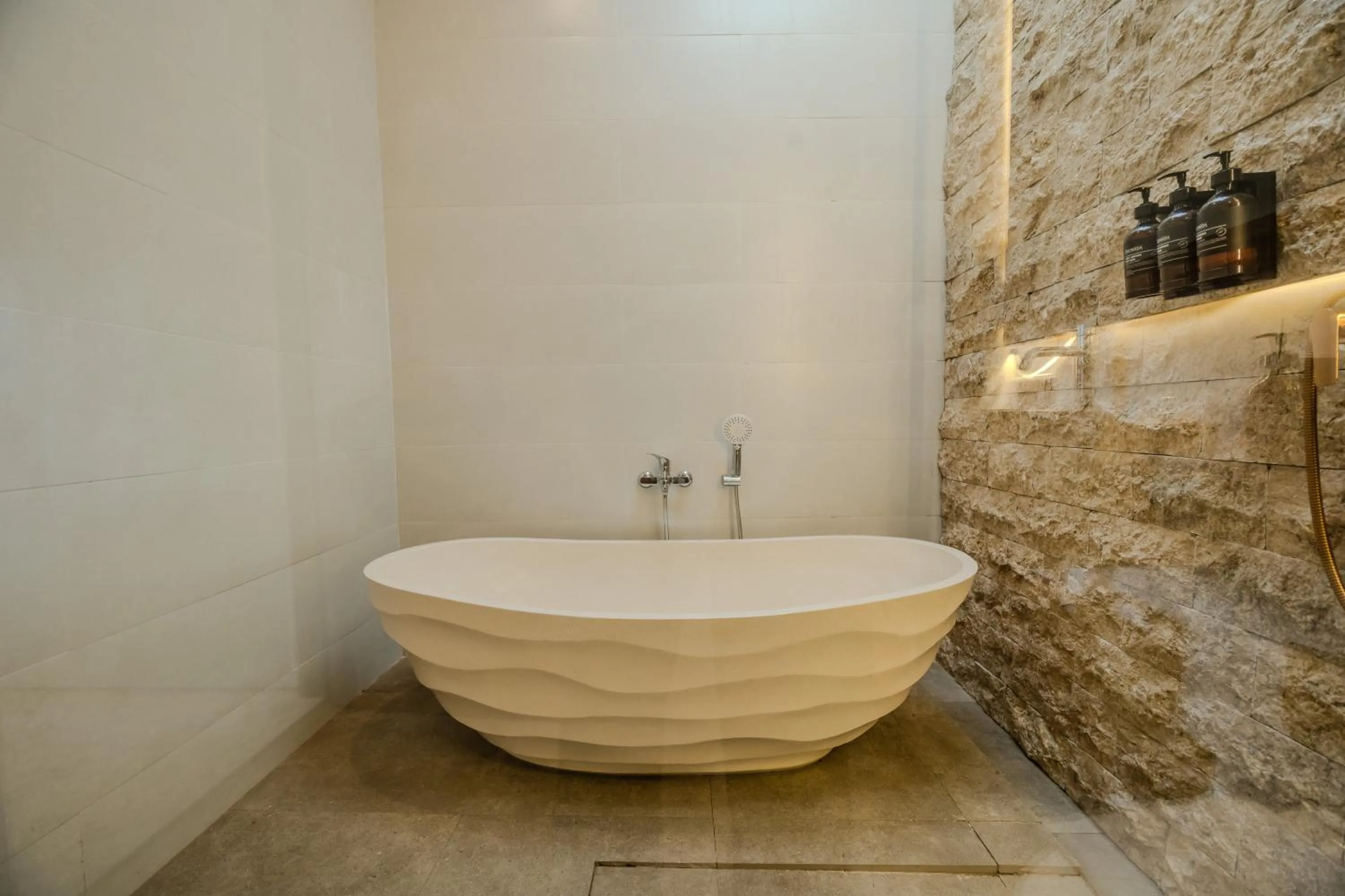 Bath in Lawangkala Resort Ubud