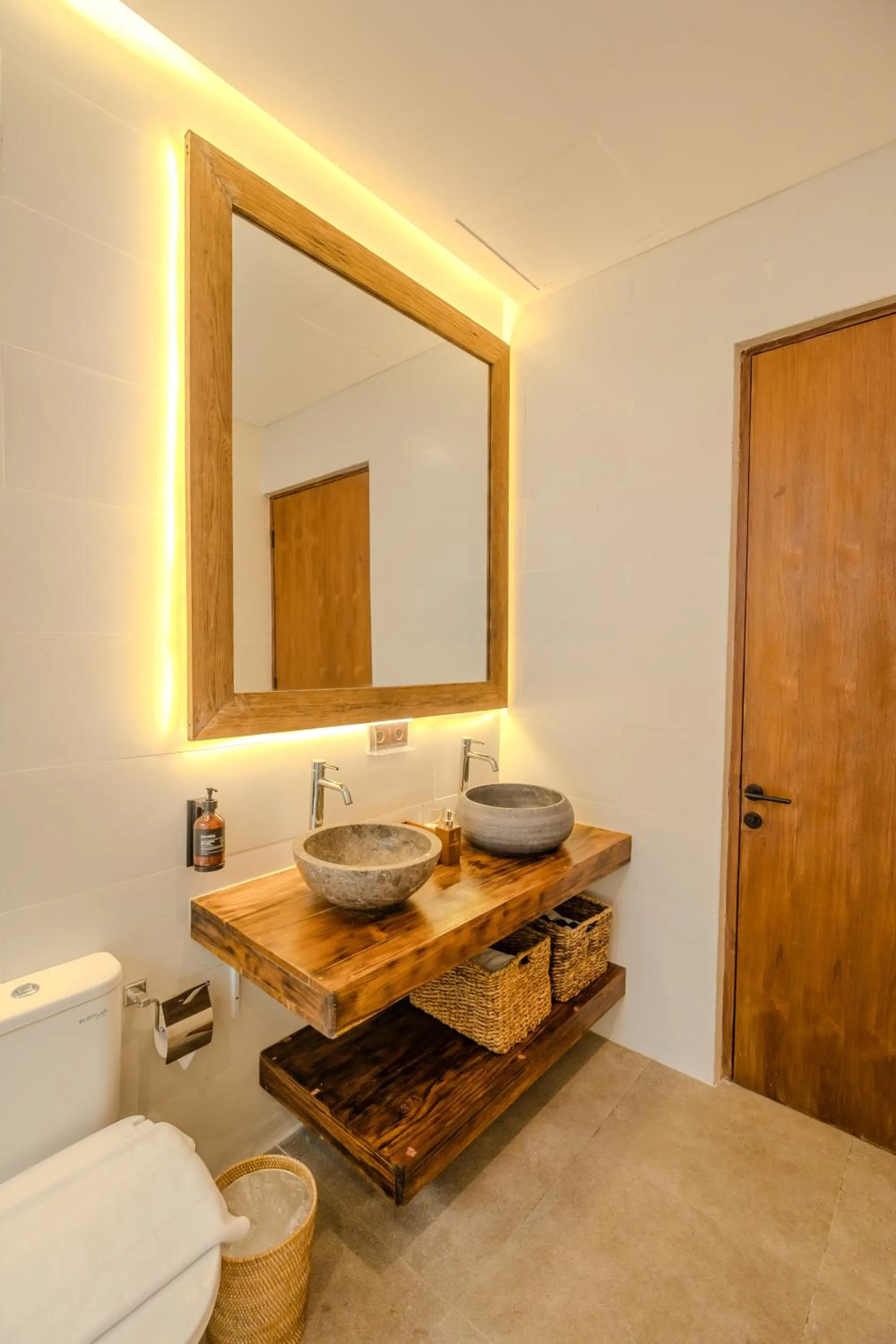 Toilet in Lawangkala Resort Ubud