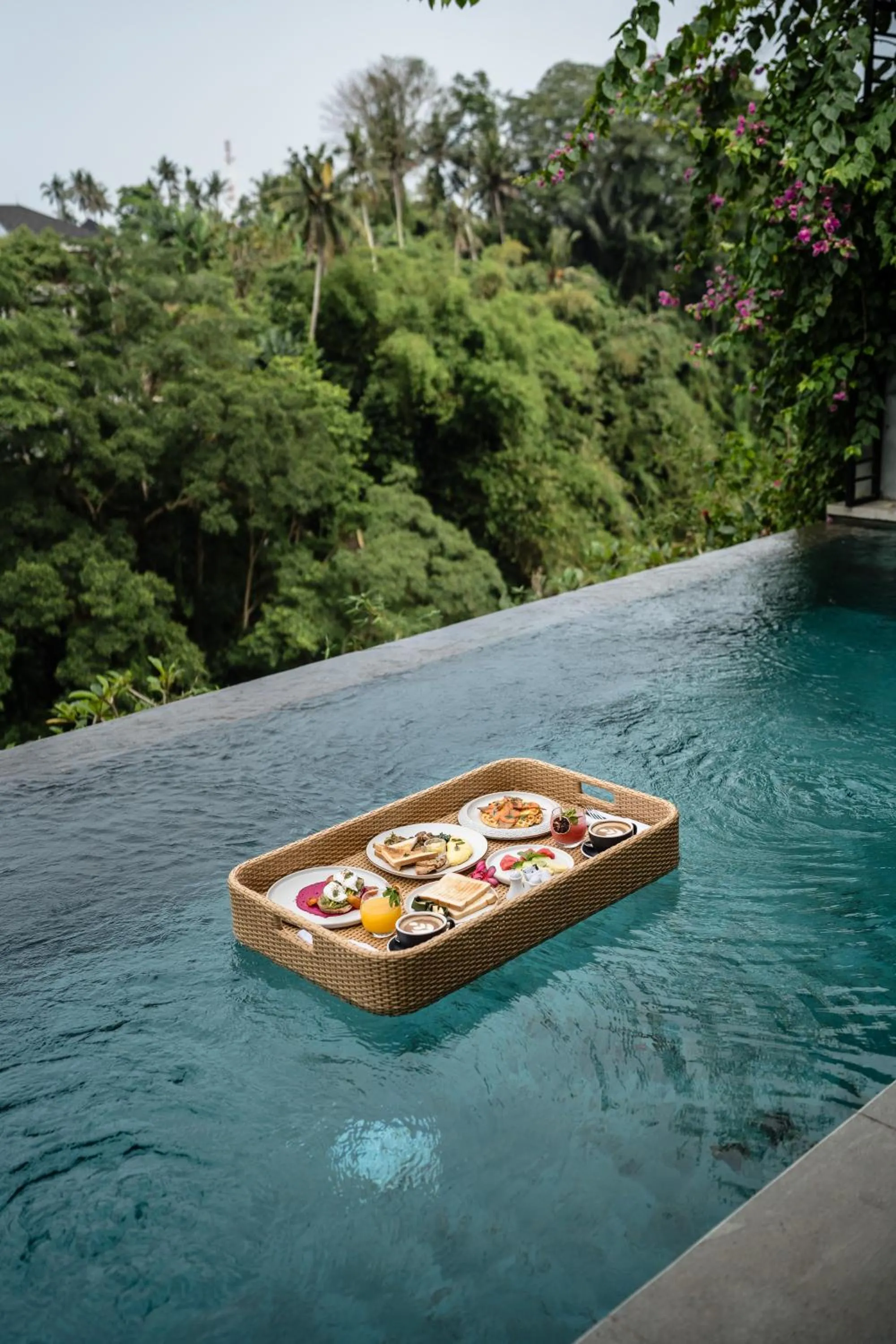 Swimming pool in Lawangkala Resort Ubud