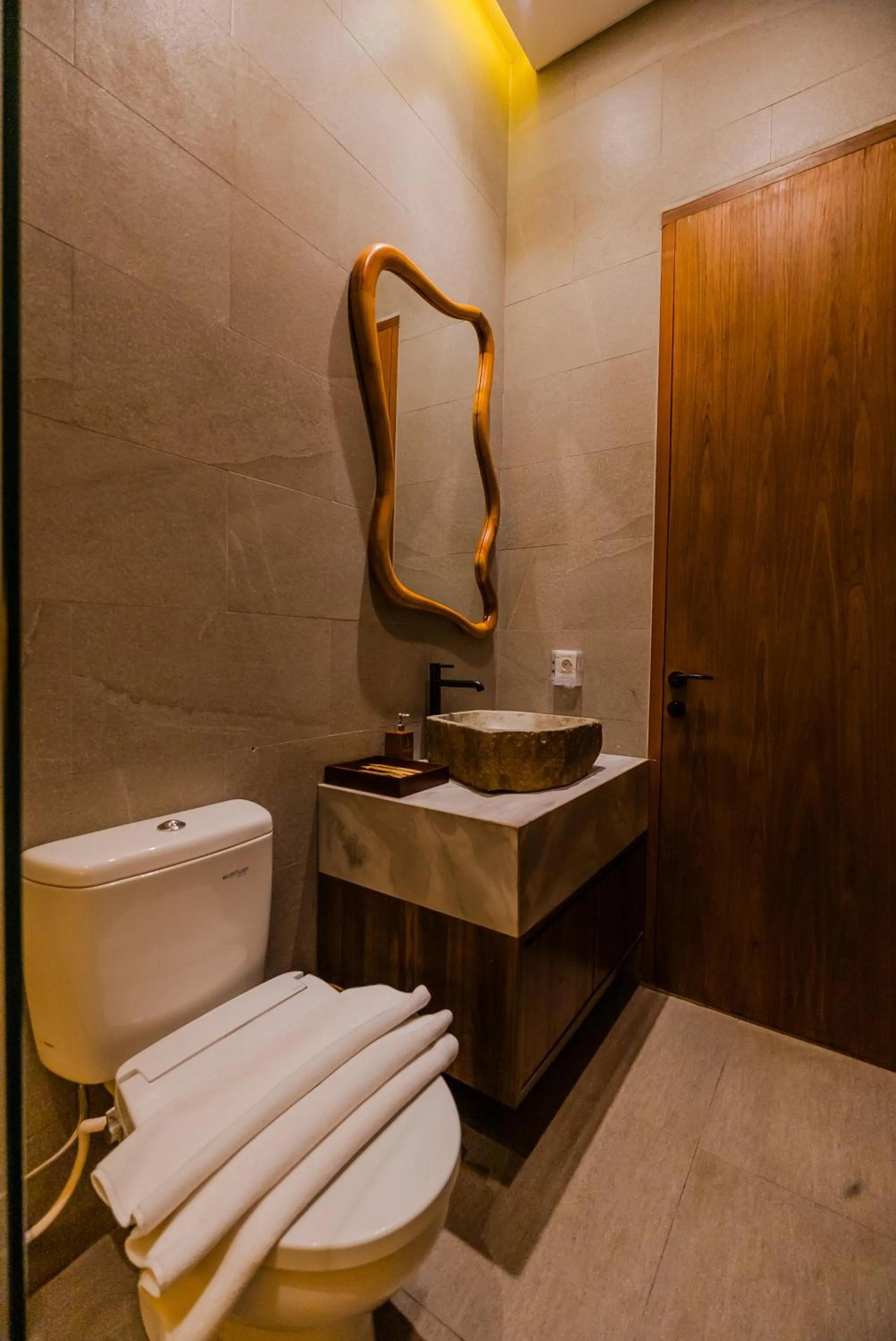 Toilet in Lawangkala Resort Ubud