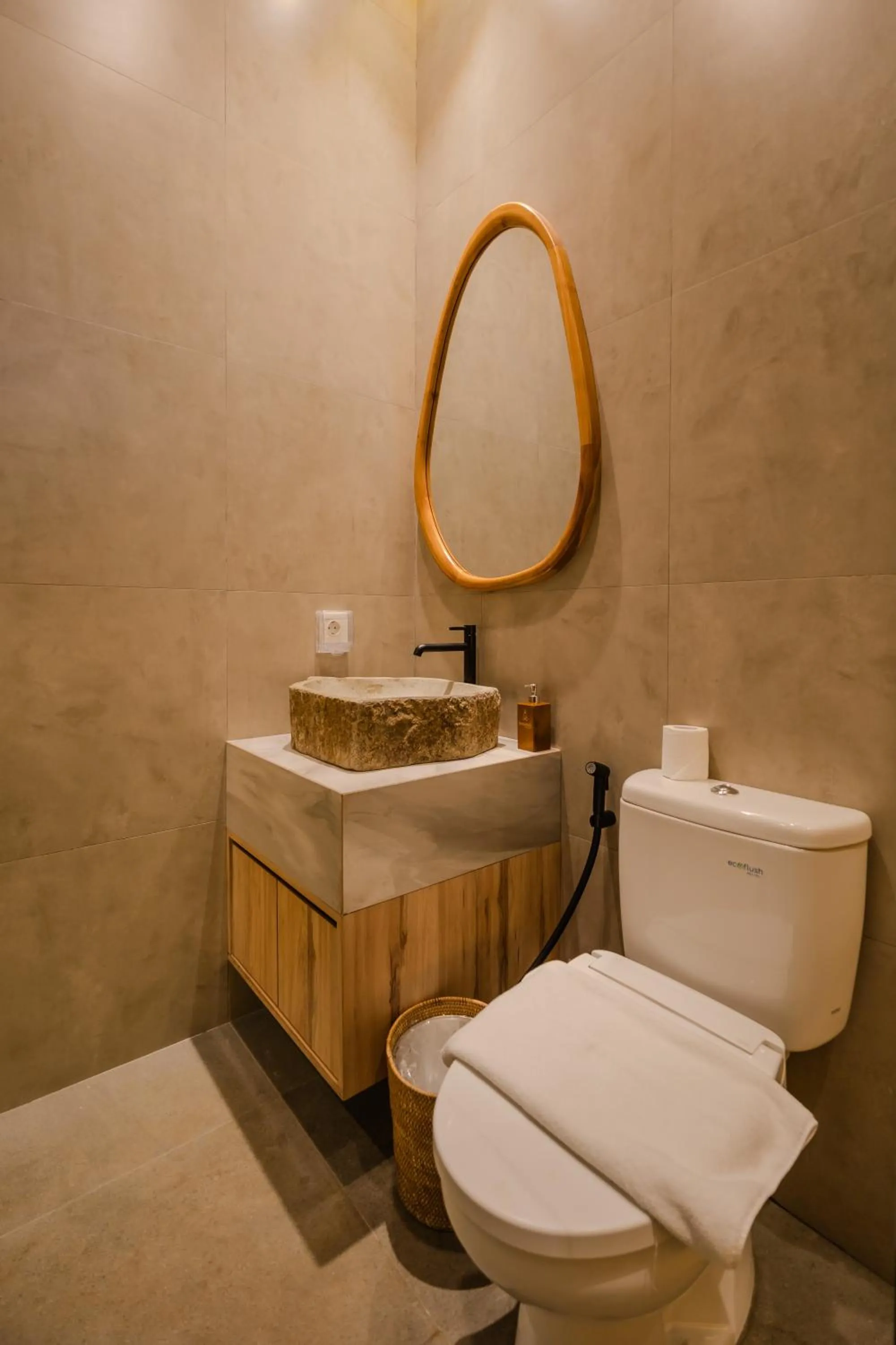 Toilet in Lawangkala Resort Ubud