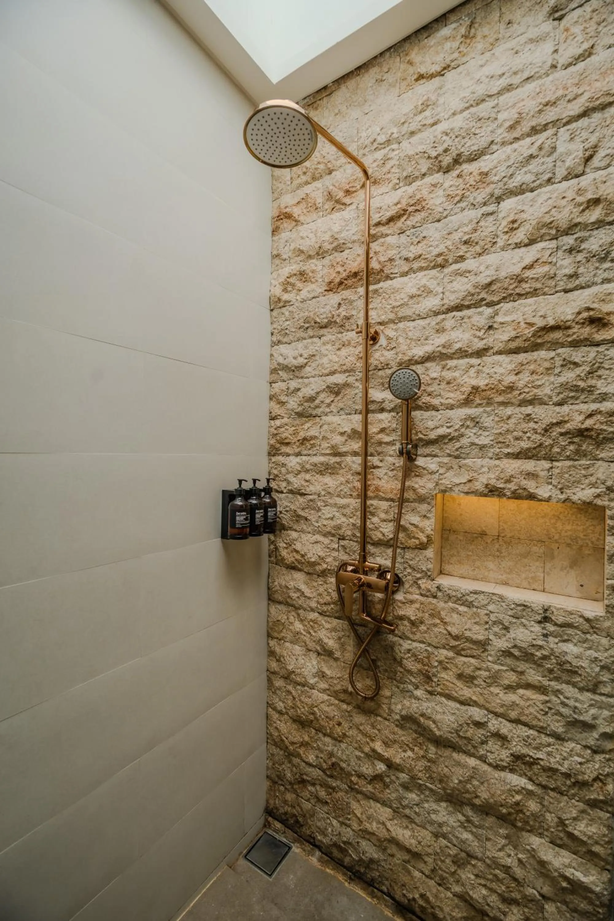 Shower in Lawangkala Resort Ubud
