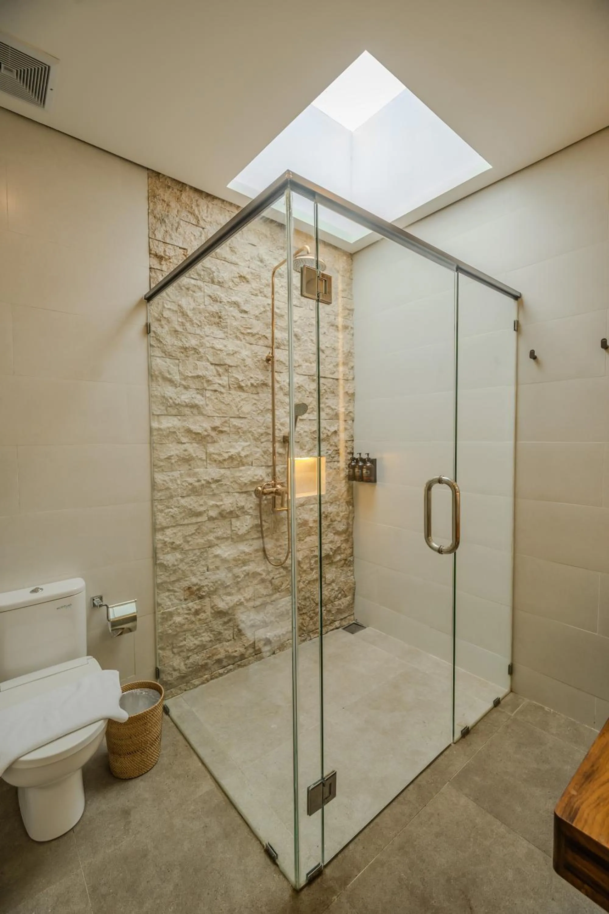 Shower in Lawangkala Resort Ubud