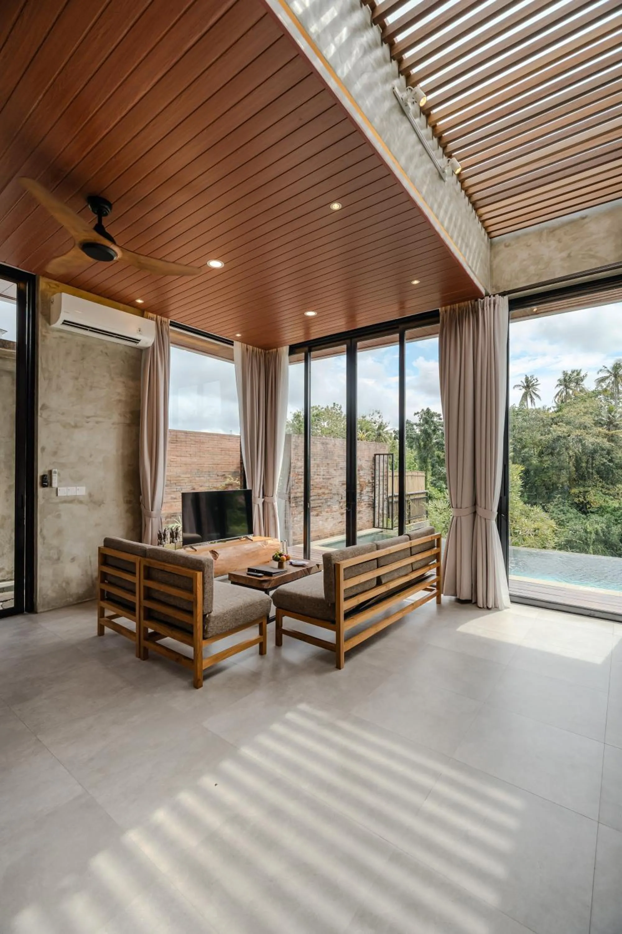 TV and multimedia in Lawangkala Resort Ubud