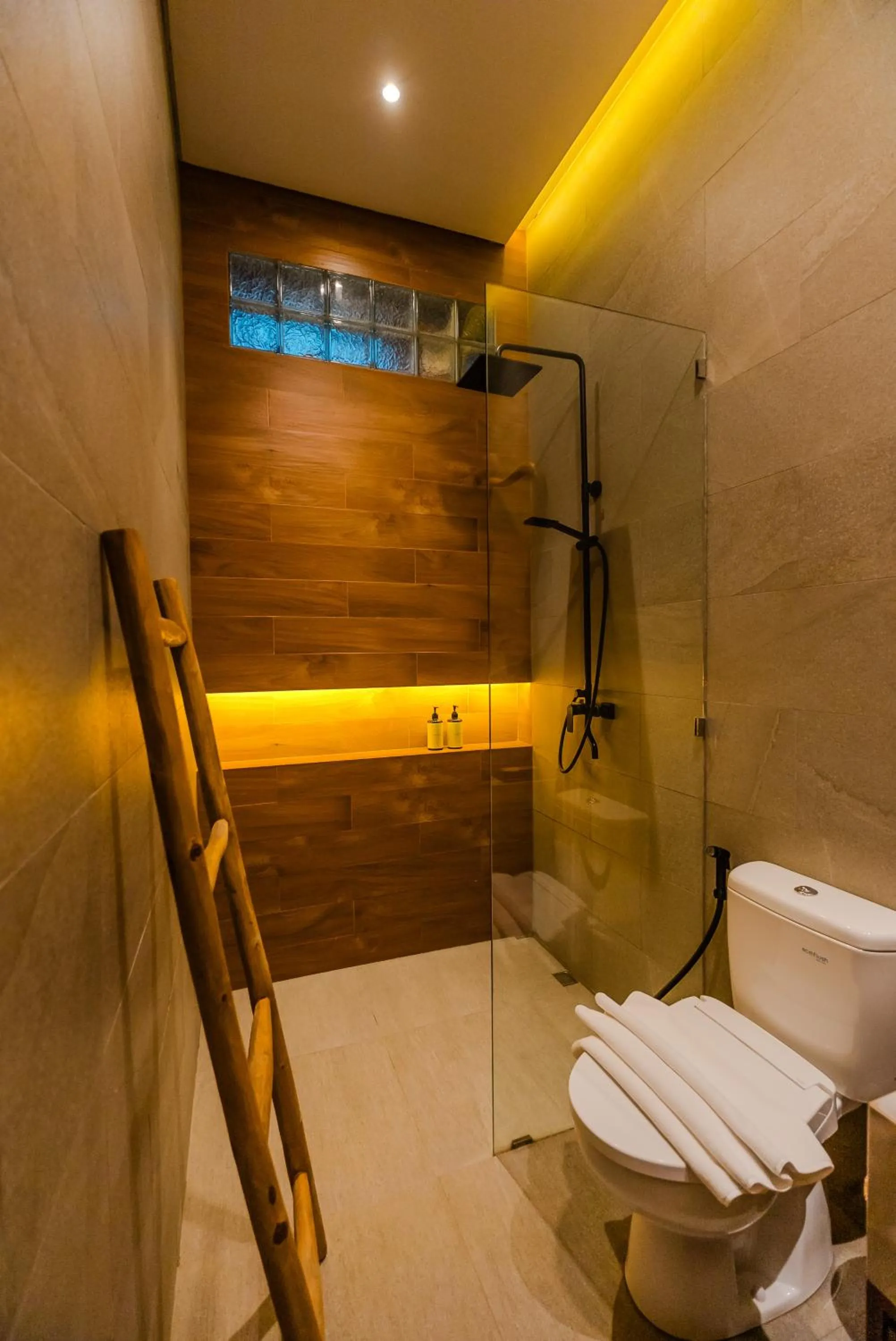 Shower in Lawangkala Resort Ubud