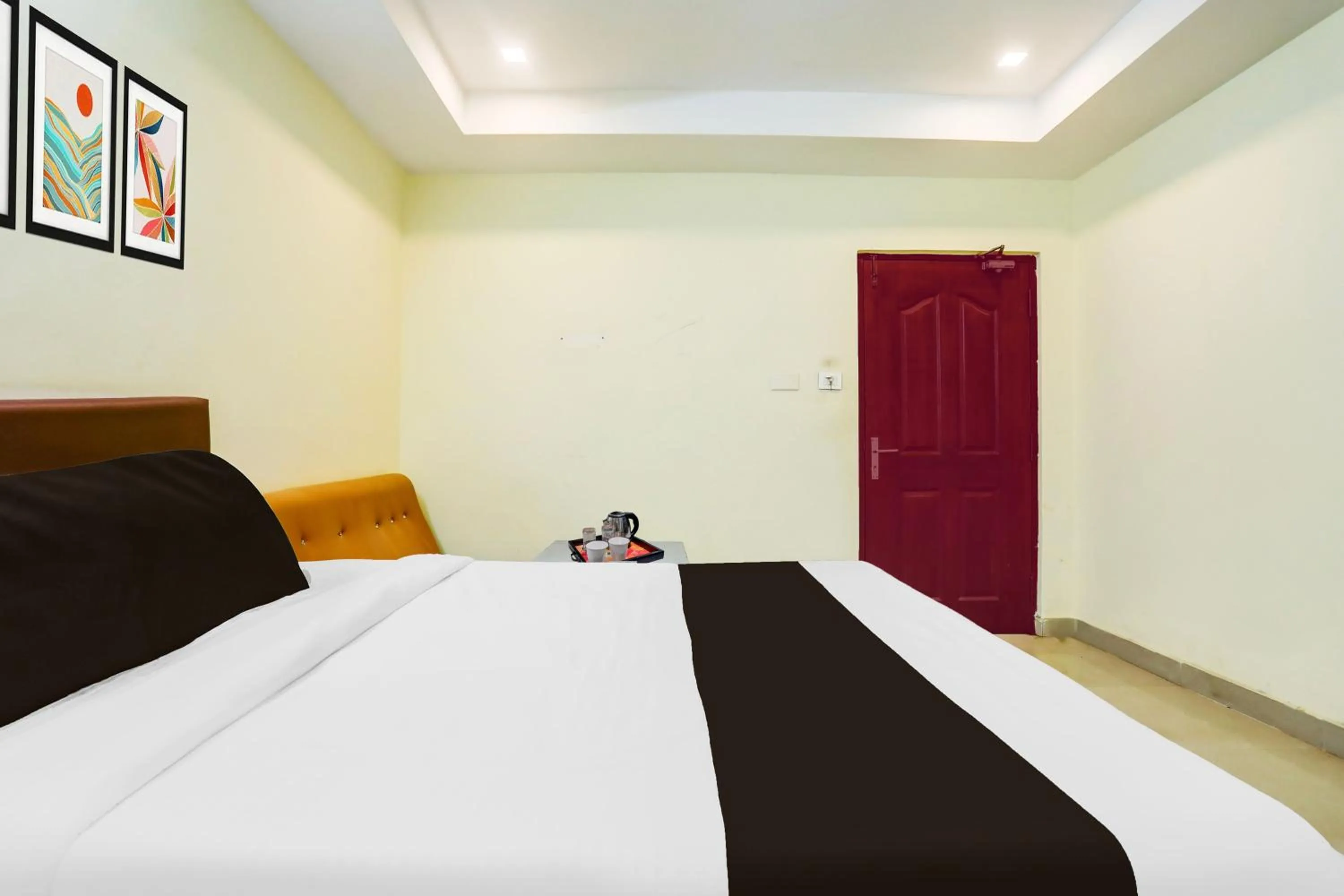 Bedroom, Bed in Super Collection O Nellore Subbareddy Government Hospital Formerly Hotel Rama Royal