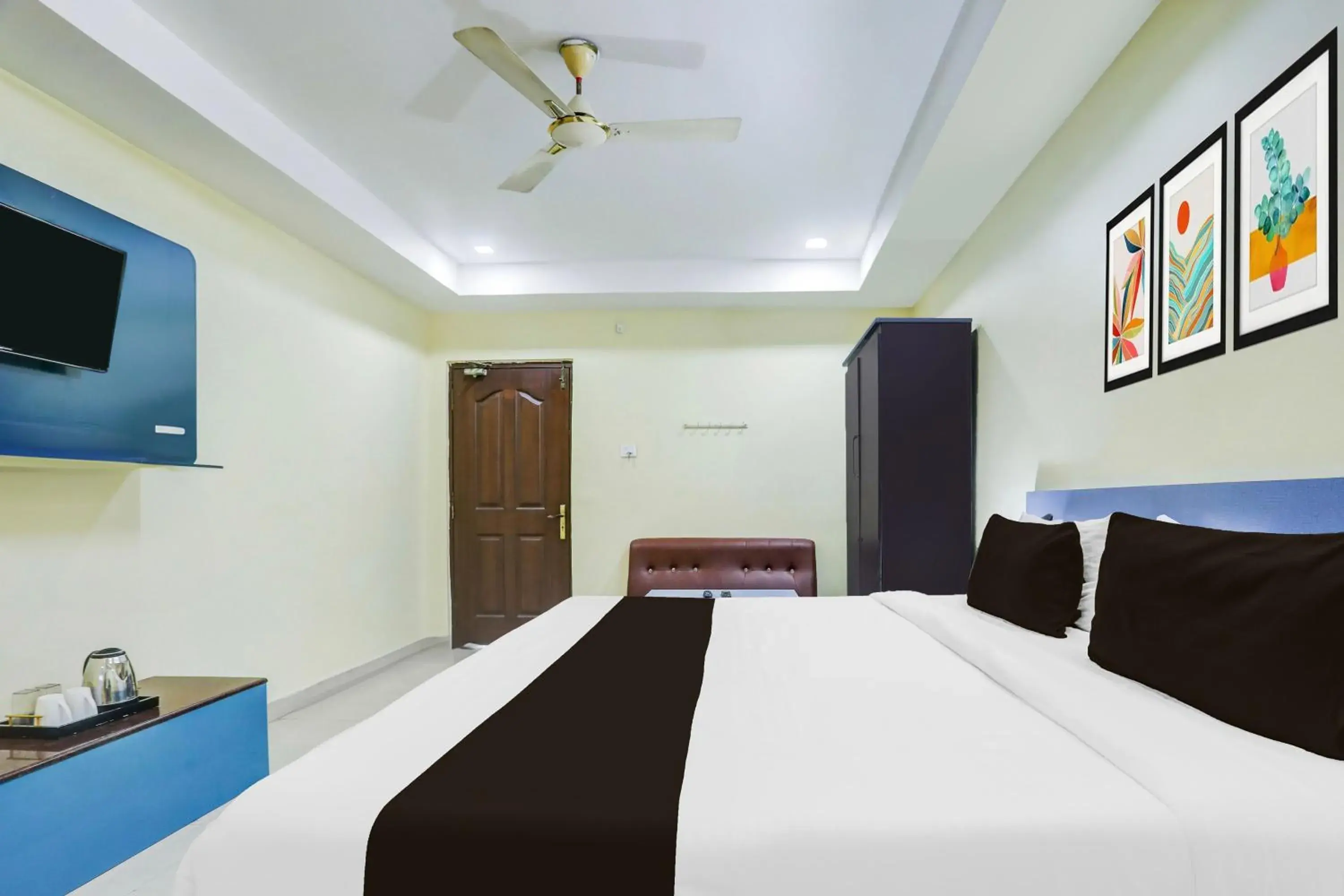 Bedroom, Bed in Super Collection O Nellore Subbareddy Government Hospital Formerly Hotel Rama Royal Bedroom, Bed in Super Collection O Nellore Subbareddy Government Hospital Formerly Hotel Rama Royal