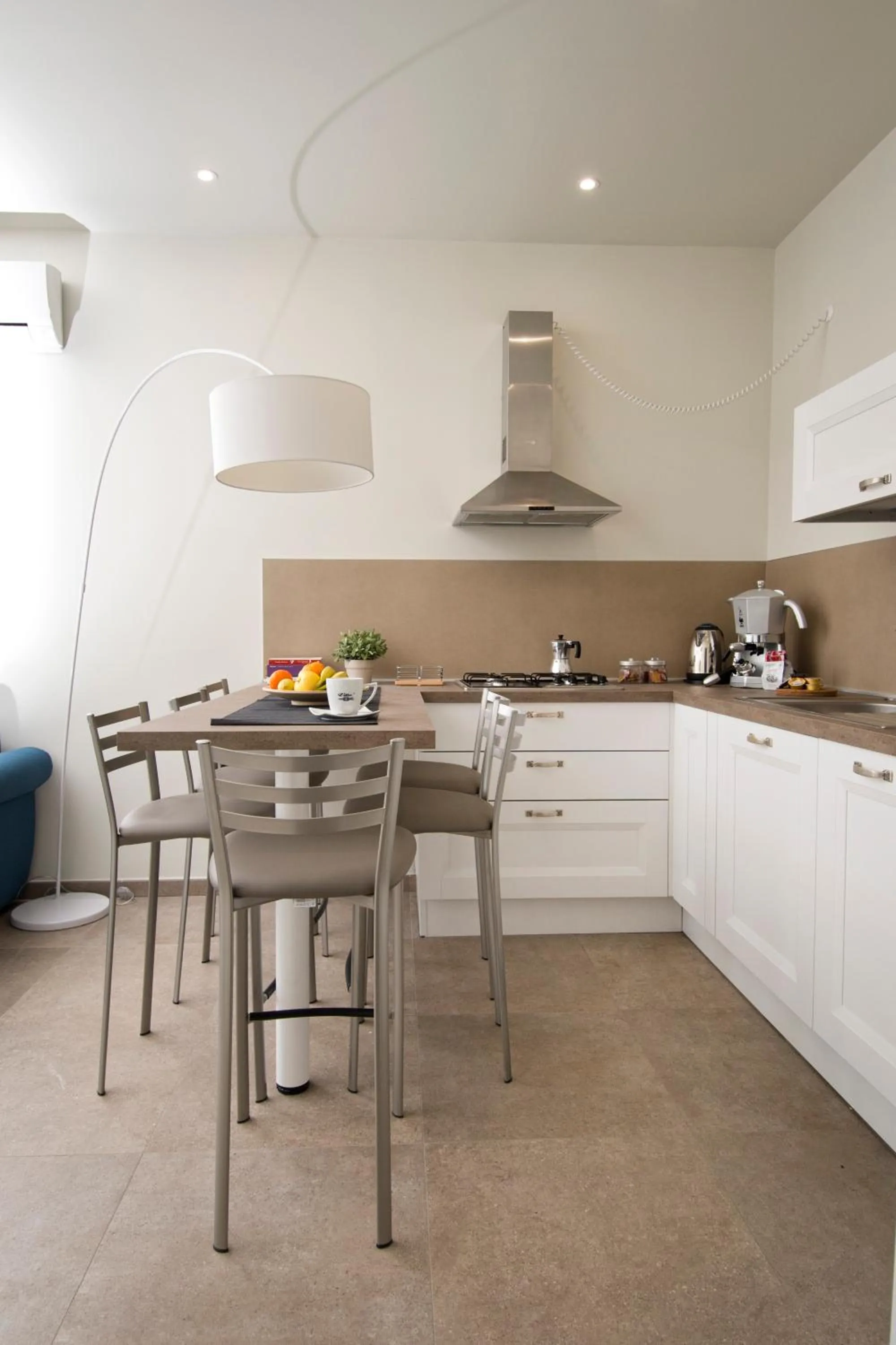 Kitchen or kitchenette in Vilu Suite Mare