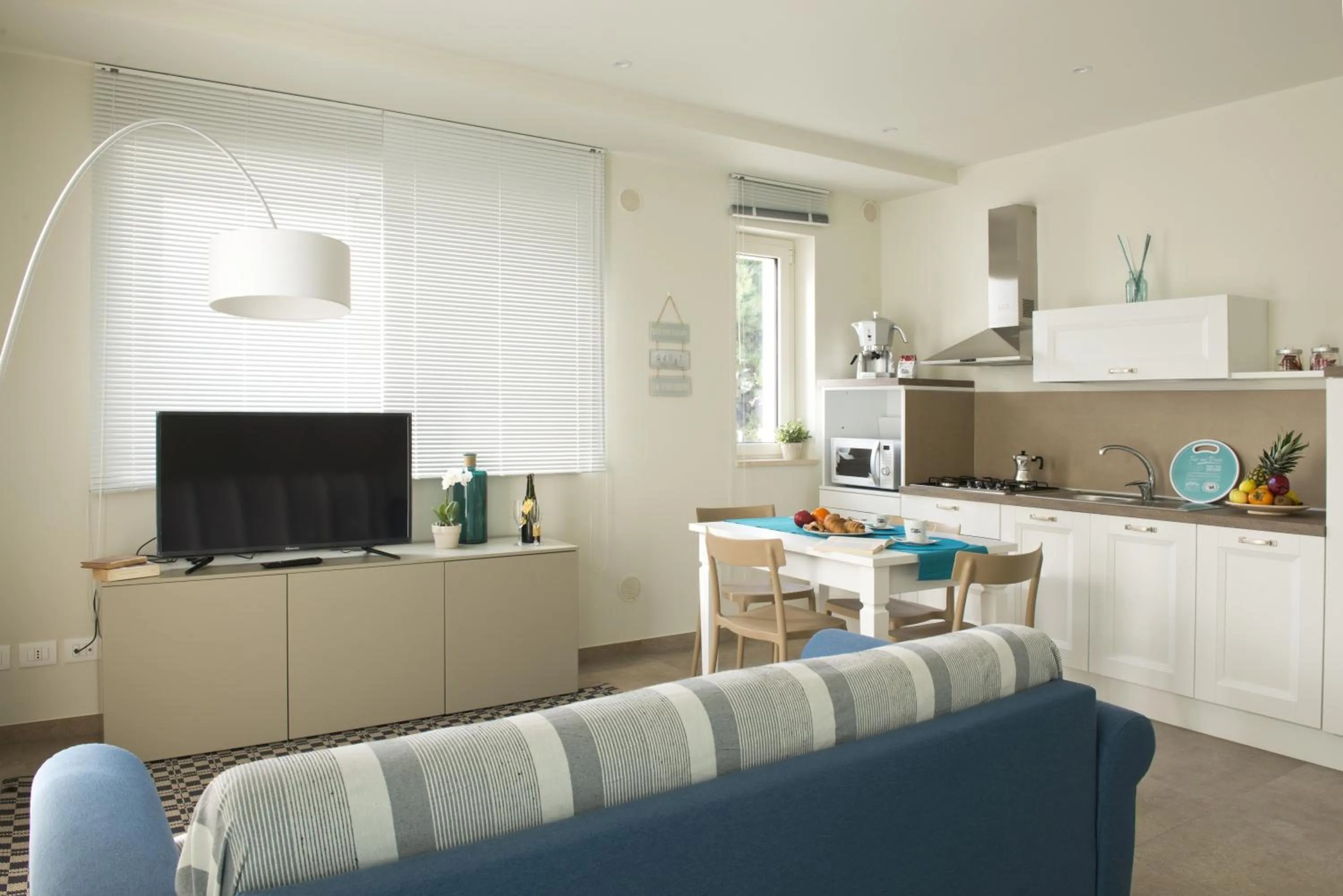 Kitchen or kitchenette in Vilu Suite Mare