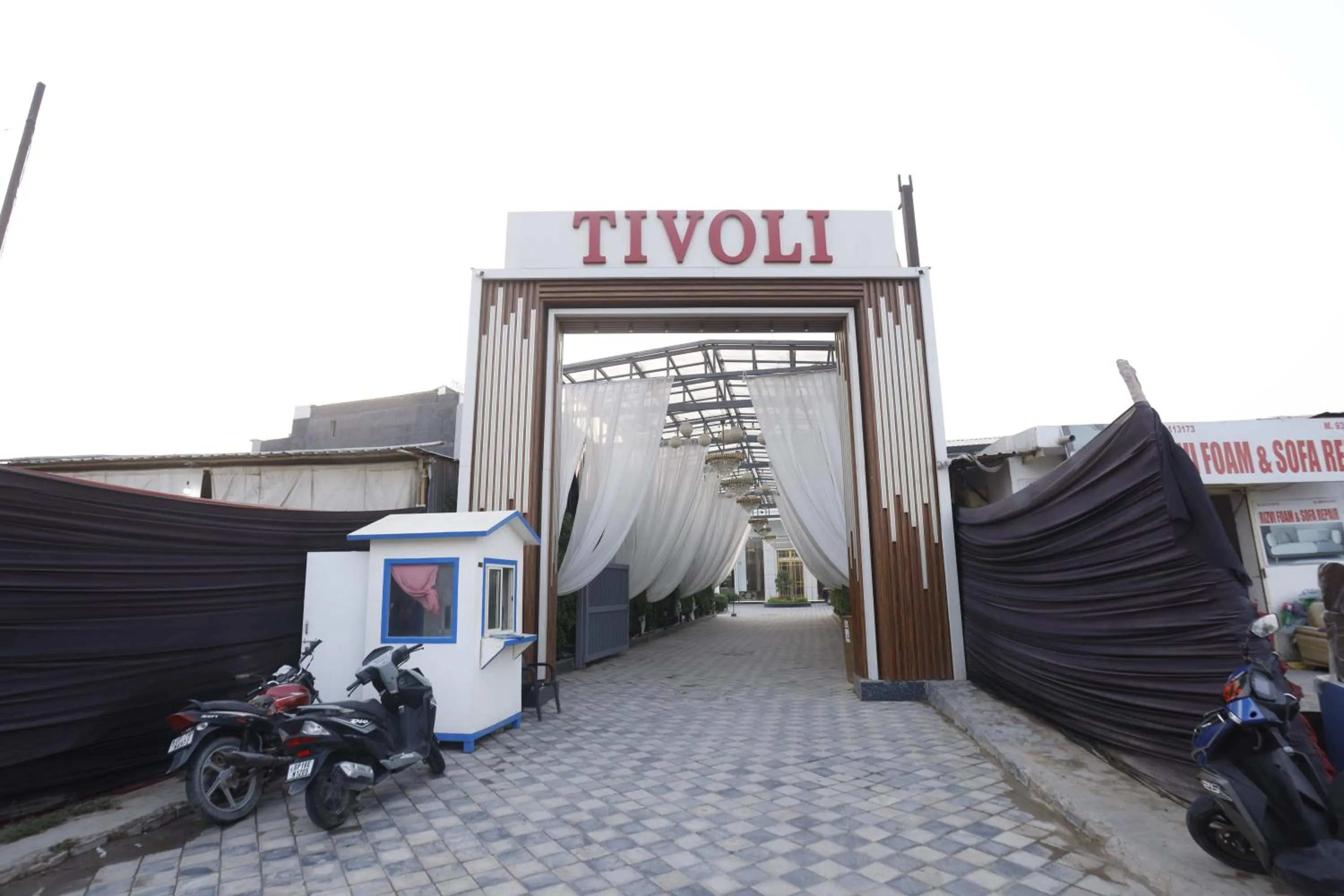 The Hoften Lotus Court, Noida