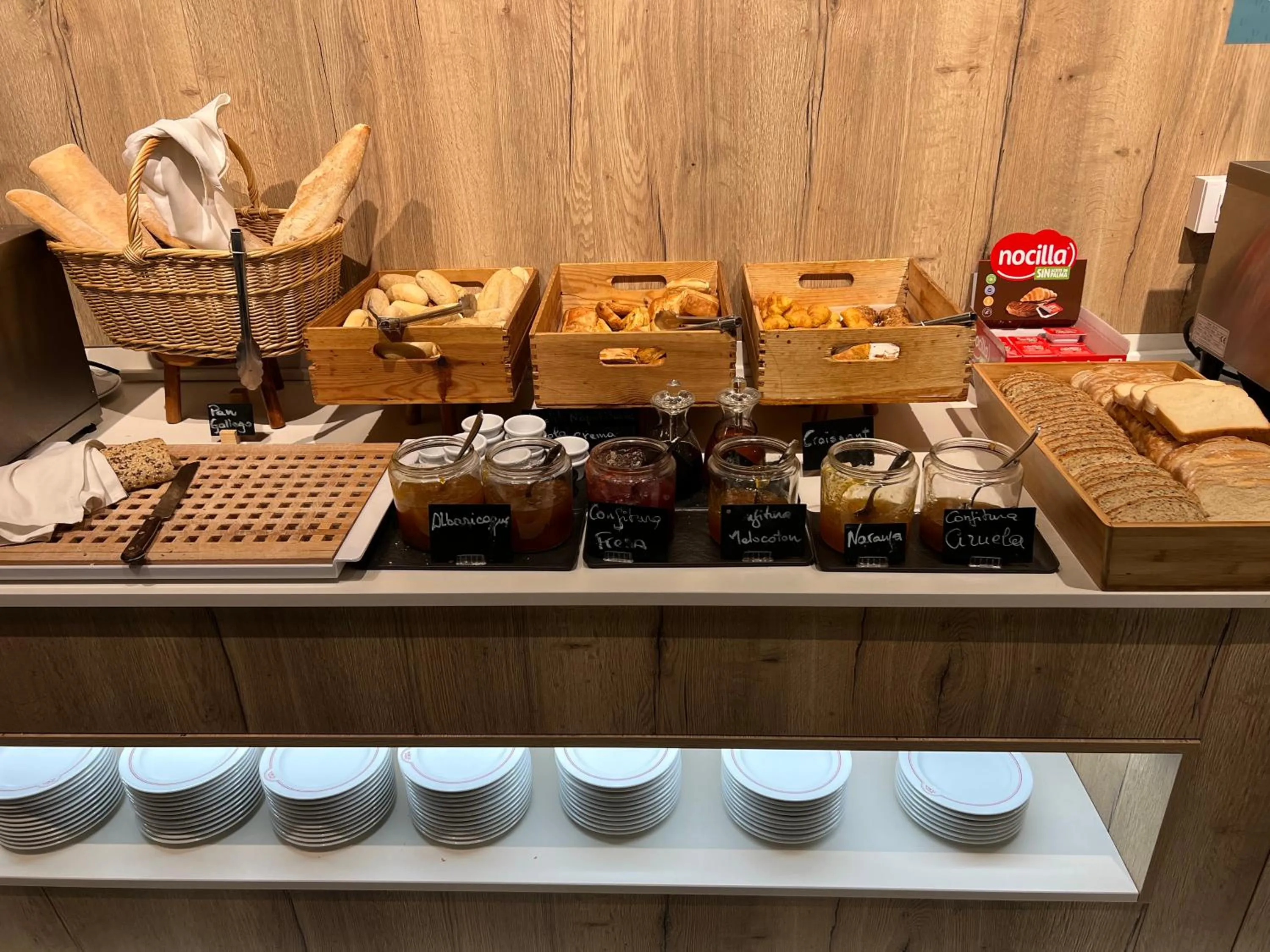 Food and drinks in Turia Valencia