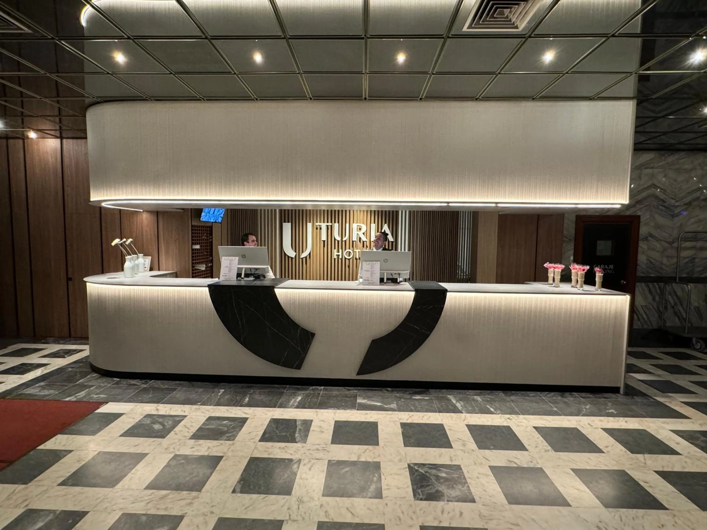 Lobby or reception in Turia Valencia
