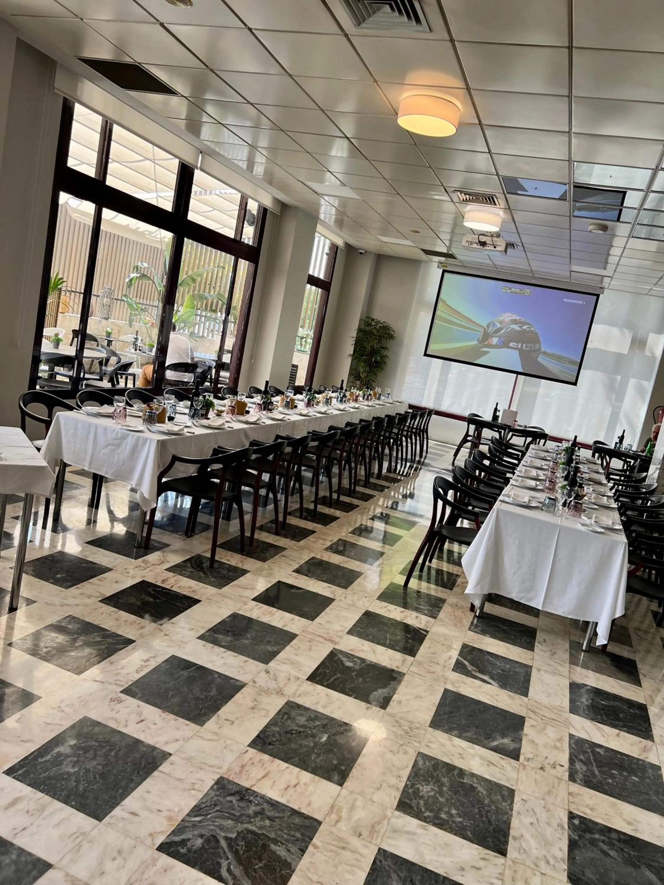 Restaurant/places to eat in Turia Valencia