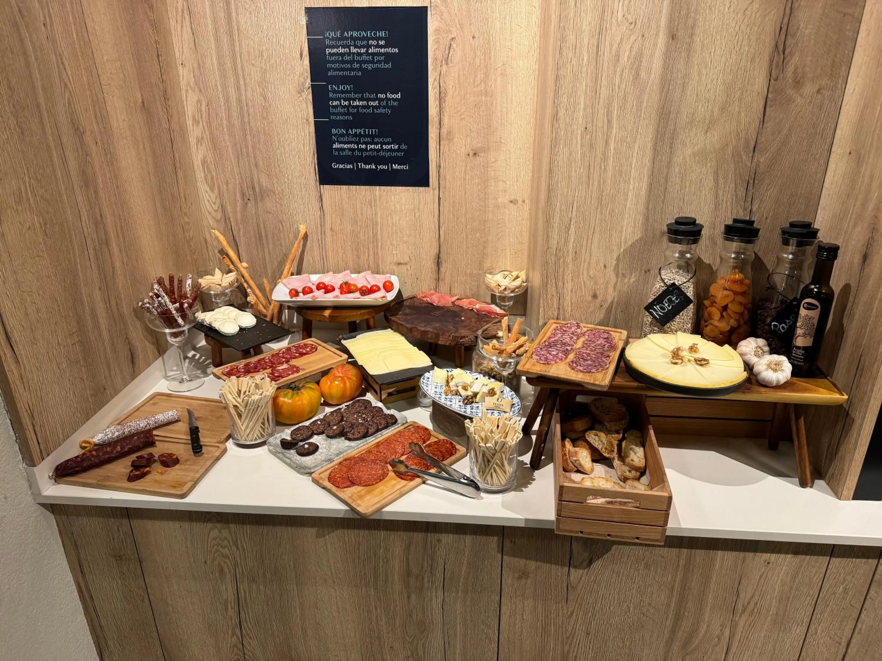 Food and drinks in Turia Valencia