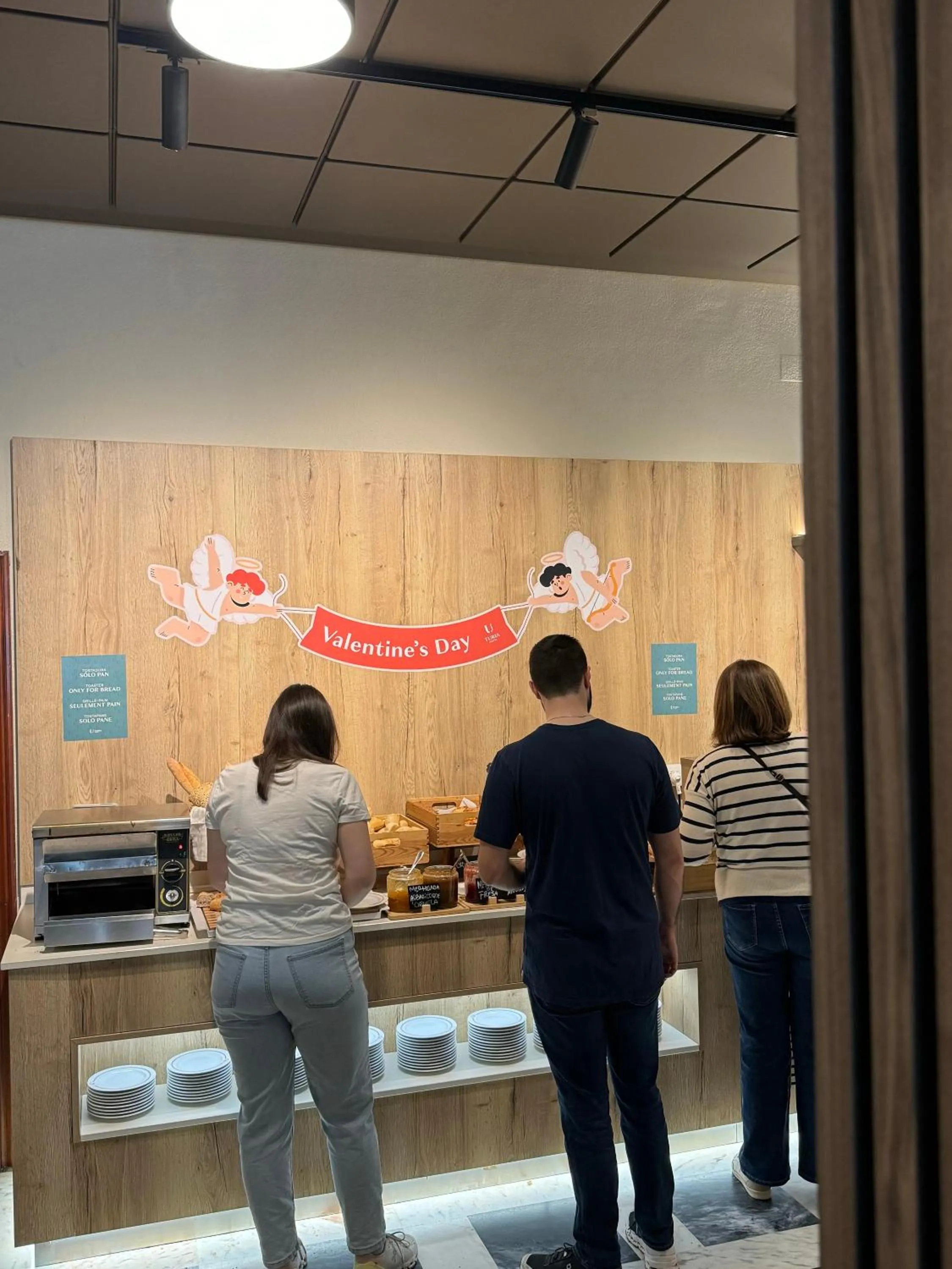 Food and drinks in Turia Valencia