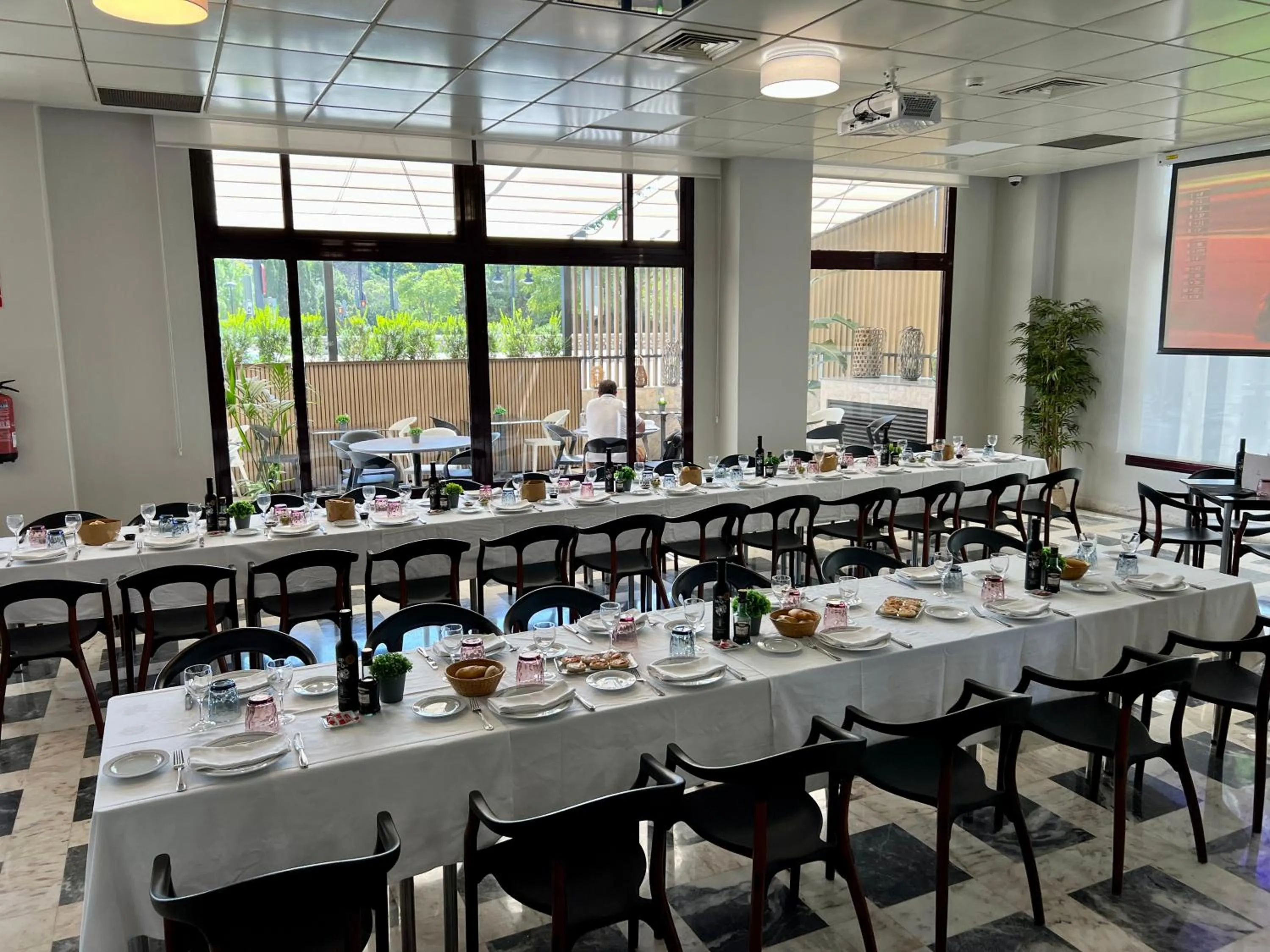 Food and drinks in Turia Valencia