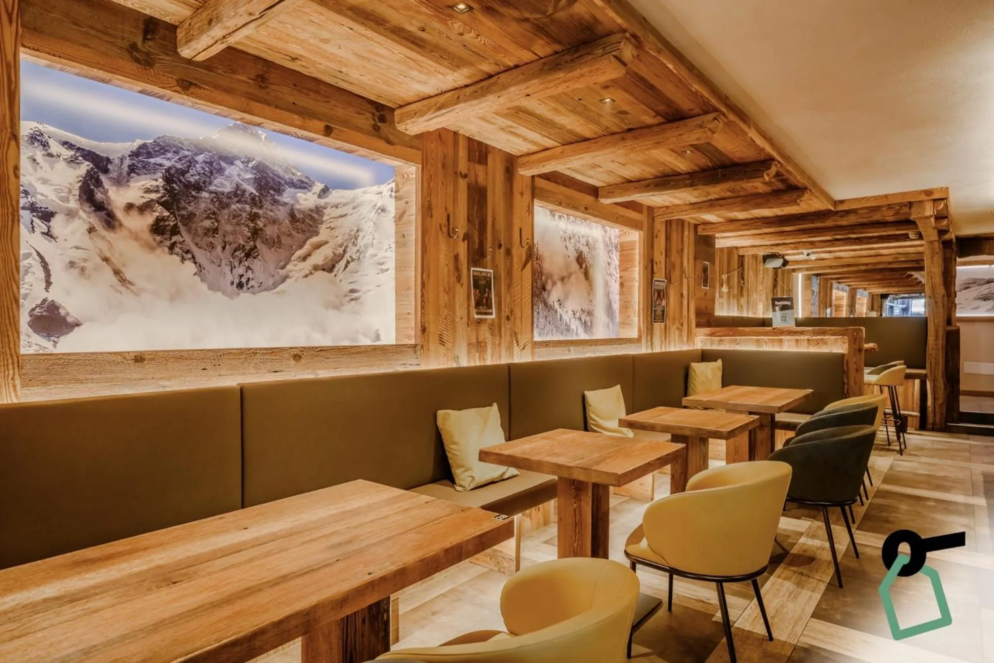 Restaurant/places to eat in Hotiday Sauze Centro