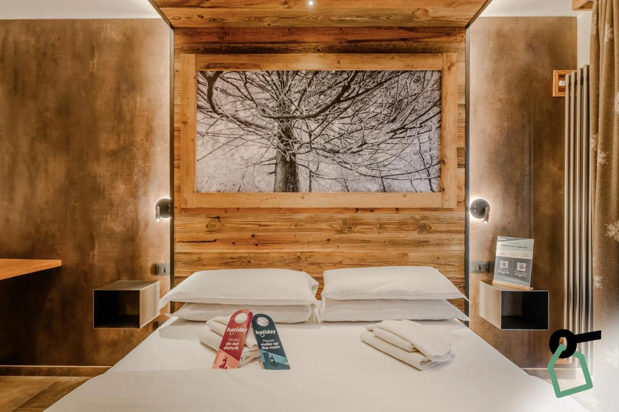 Bed in Hotiday Sauze Centro