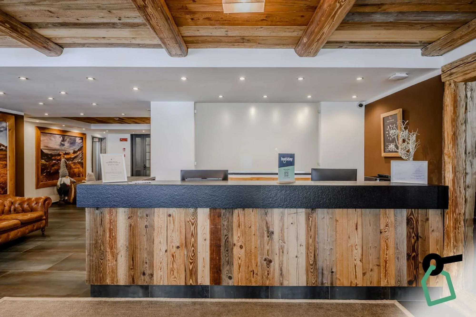 Lobby or reception in Hotiday Sestriere Ski Run