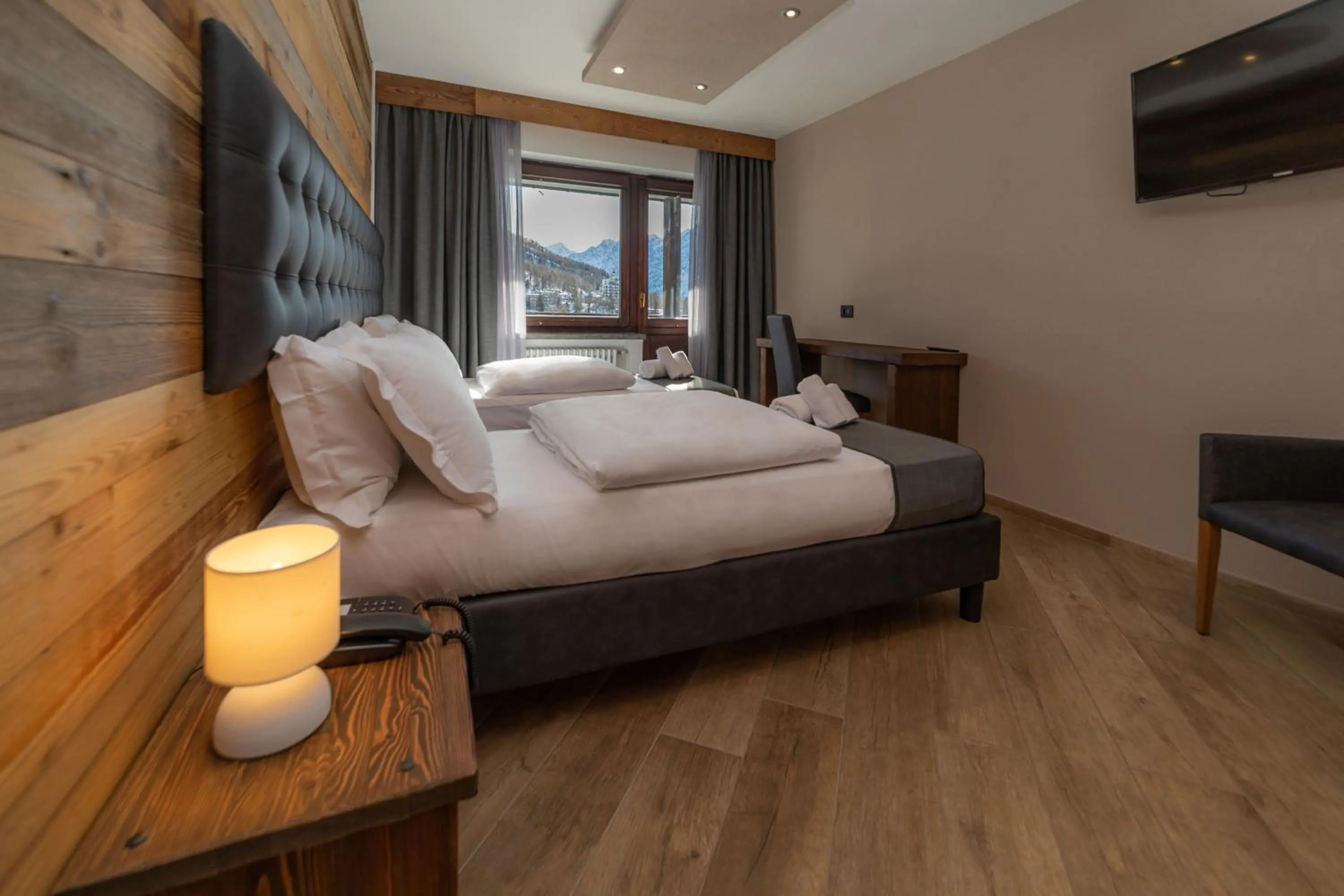 Photo of the whole room, Bed in Hotiday Sestriere Ski Run