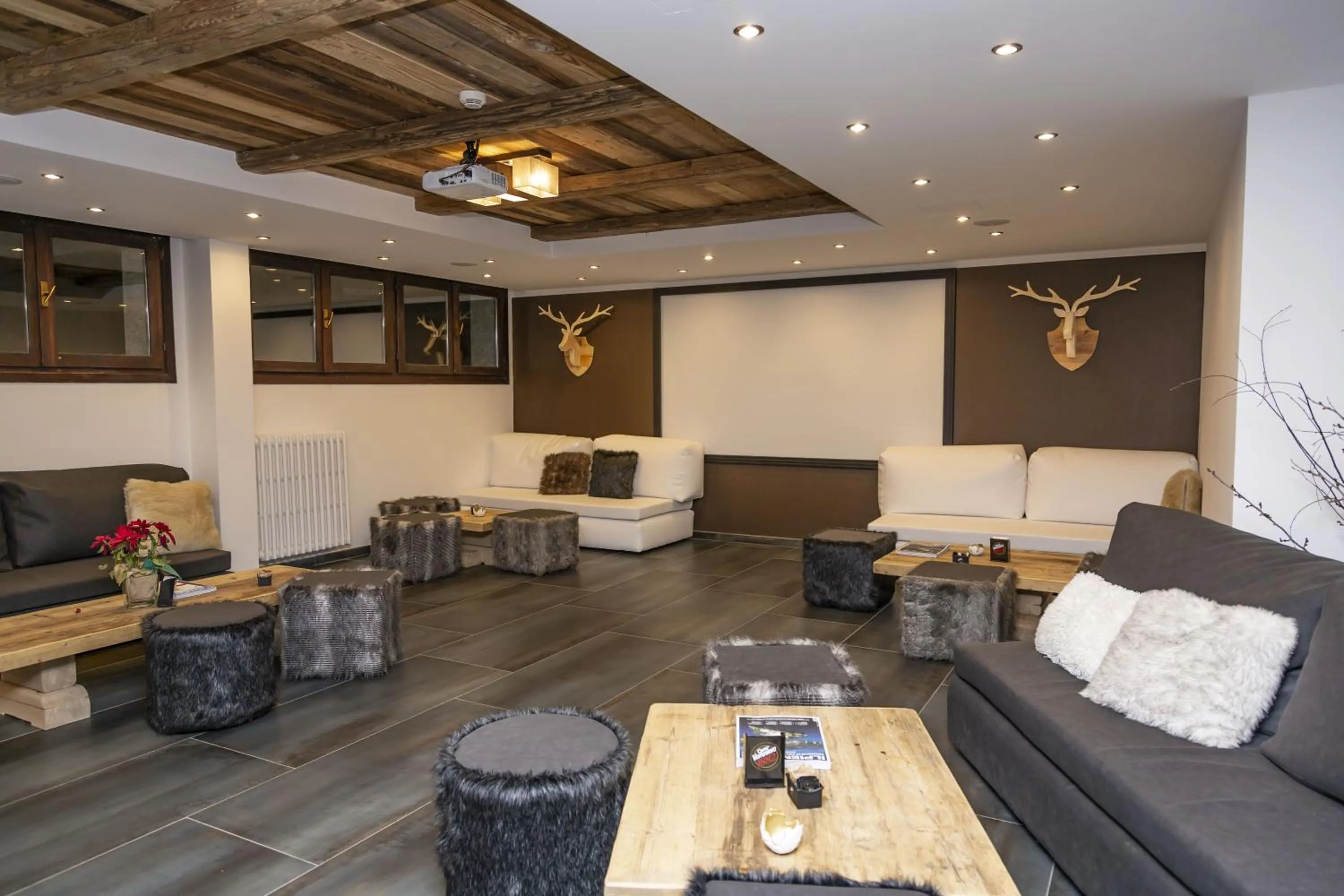 Lobby or reception in Hotiday Sestriere Ski Run