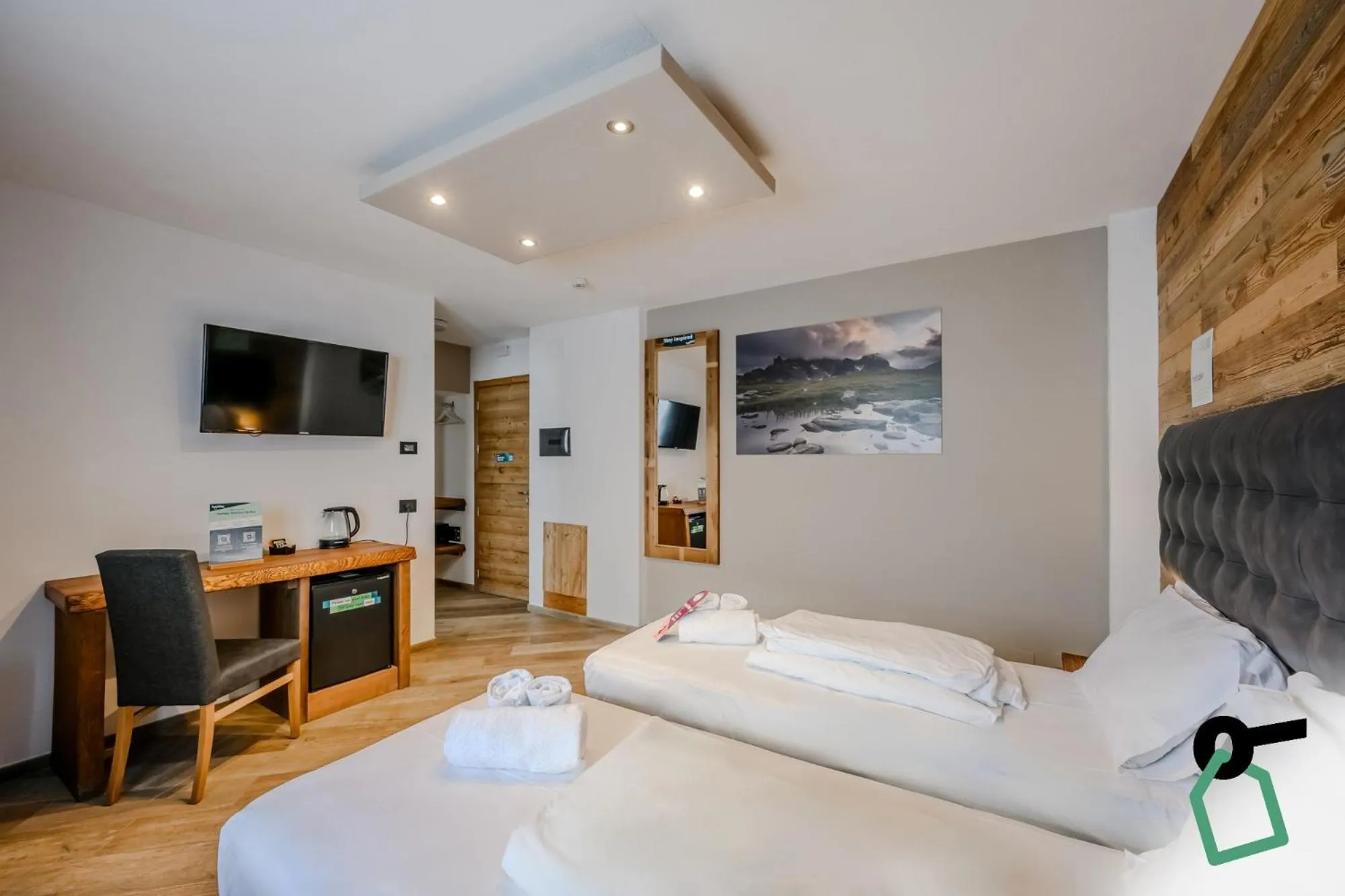 Photo of the whole room, Bed in Hotiday Sestriere Ski Run