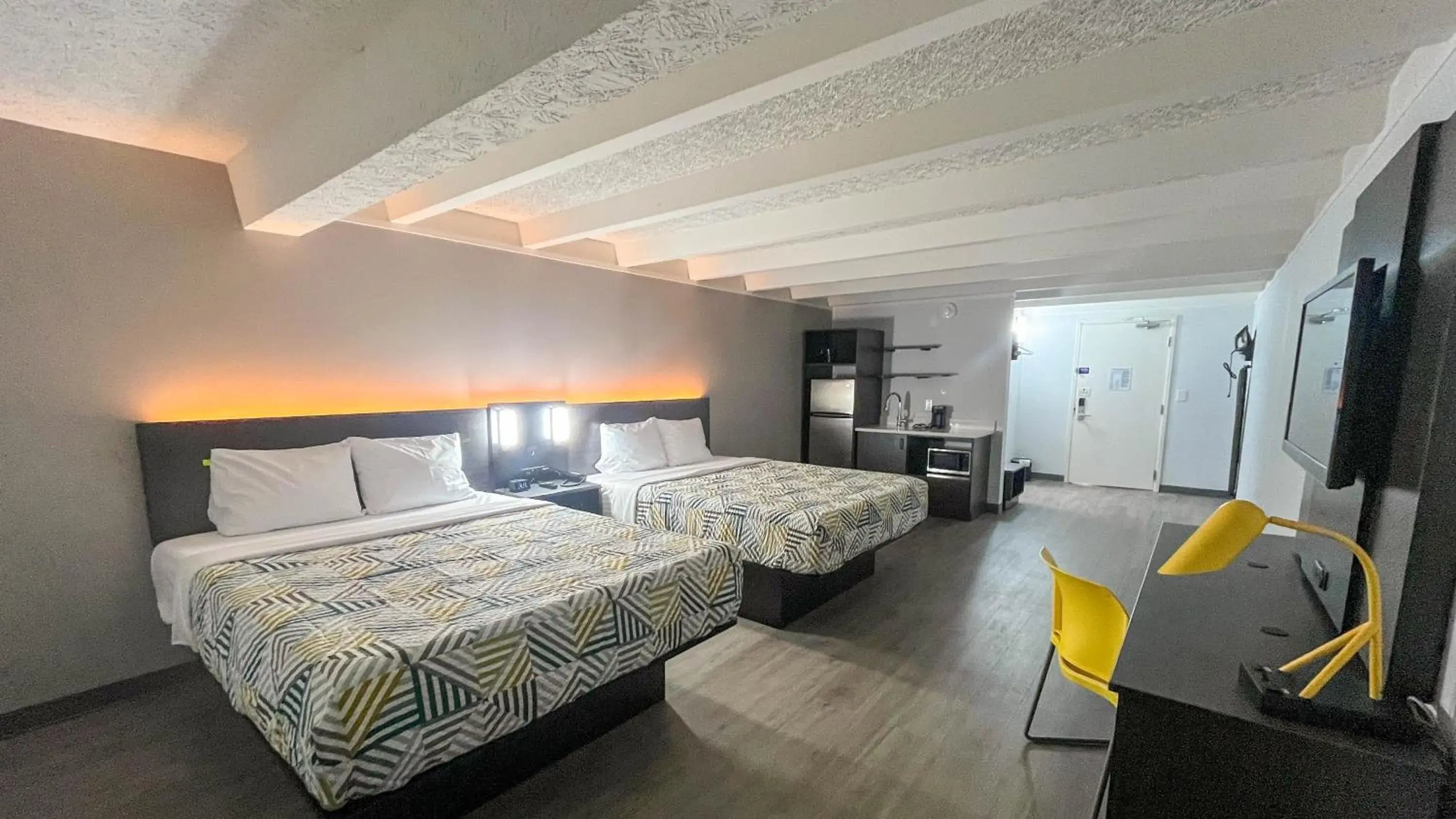 Queen Room with Two Queen Beds - Disability Access - Smoking in Studio 6 Rockford, IL – RFD Airport Queen Room with Two Queen Beds - Disability Access - Smoking in Studio 6 Rockford, IL – RFD Airport