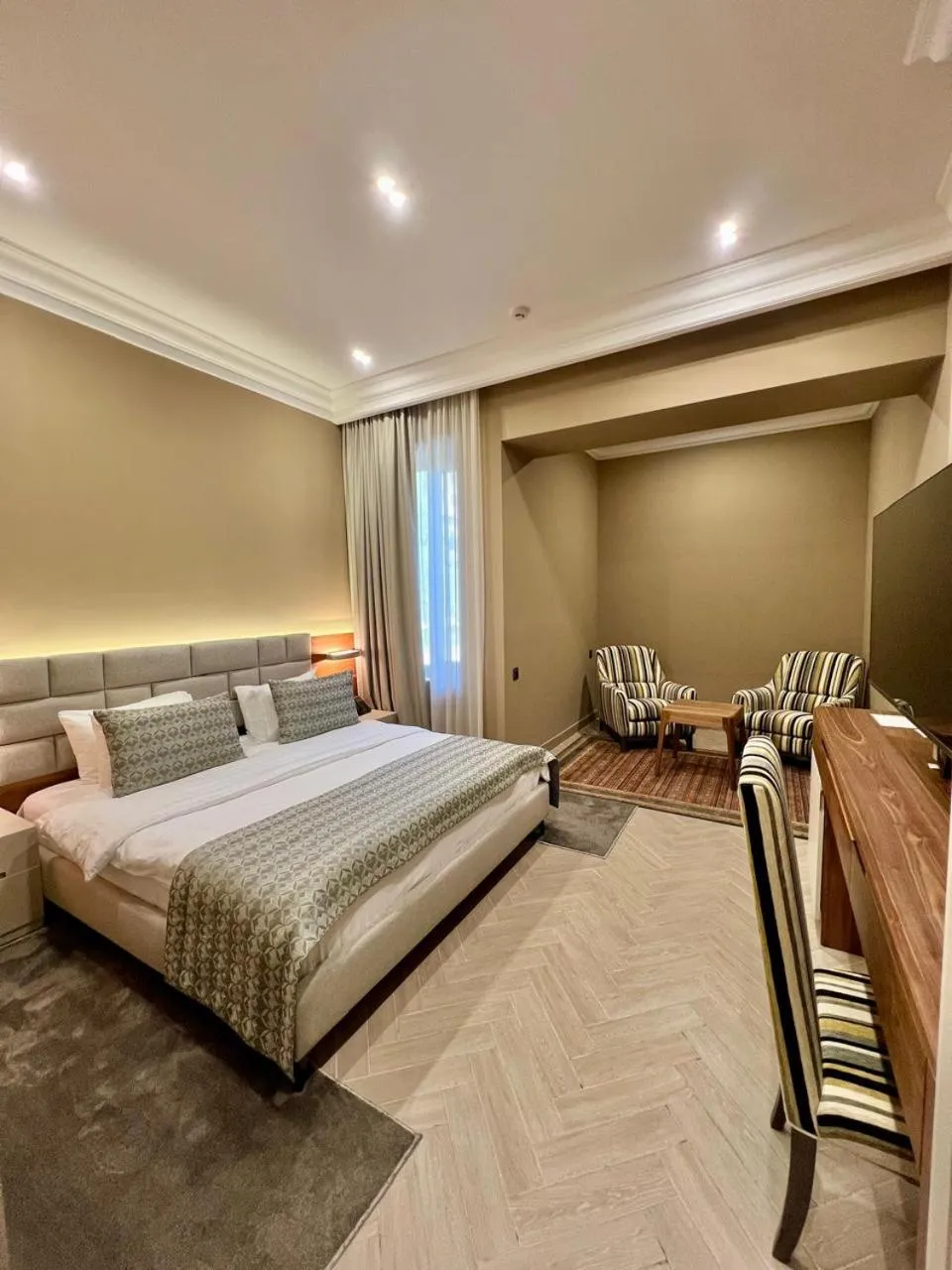 Photo of the whole room, Bed in Plaza Viktoria Hotel Yerevan