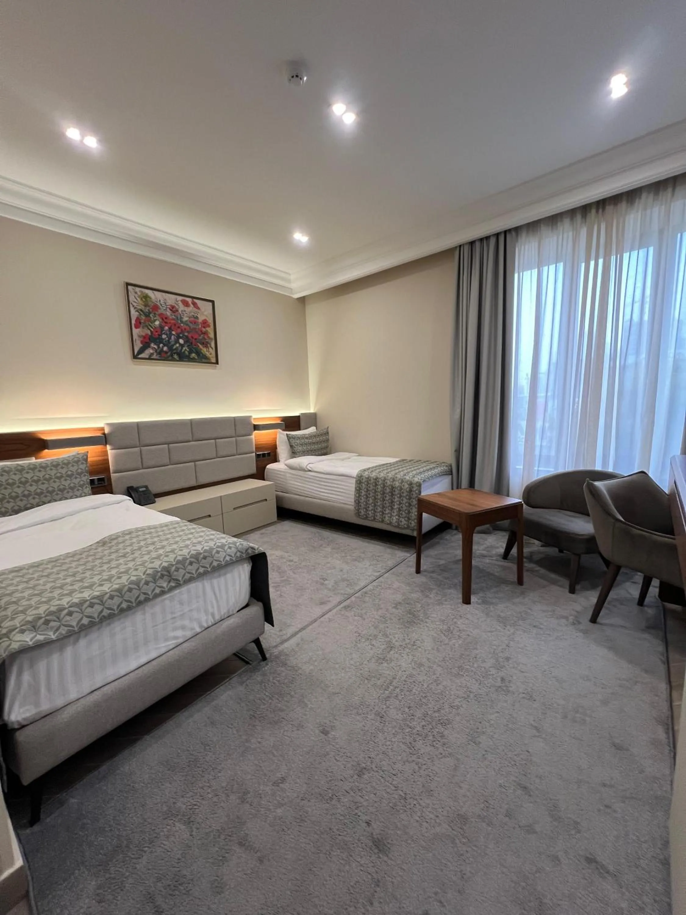 Photo of the whole room, Bed in Plaza Viktoria Hotel Yerevan