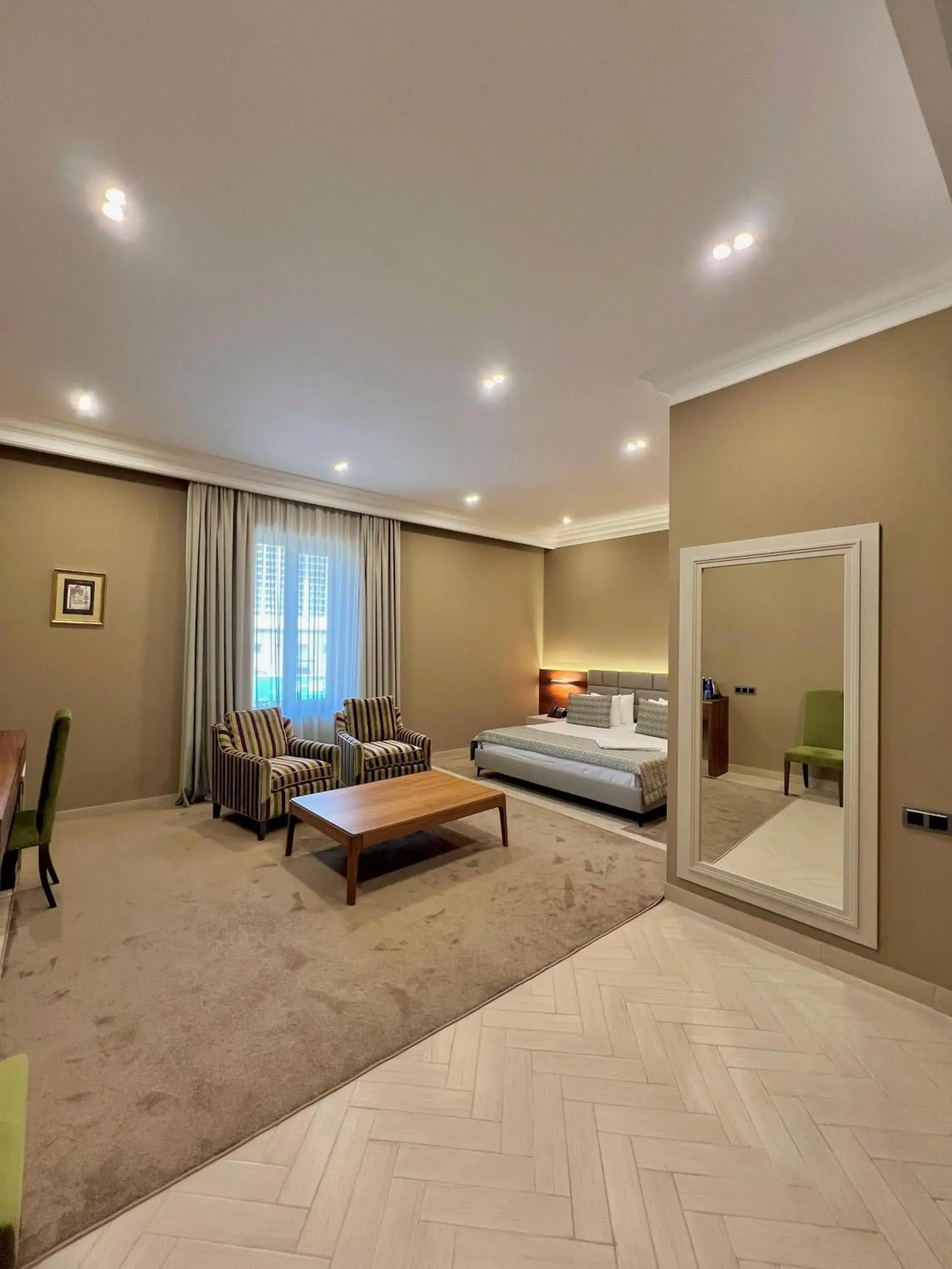 Deluxe King Room in Plaza Viktoria Hotel Yerevan Deluxe King Room in Plaza Viktoria Hotel Yerevan