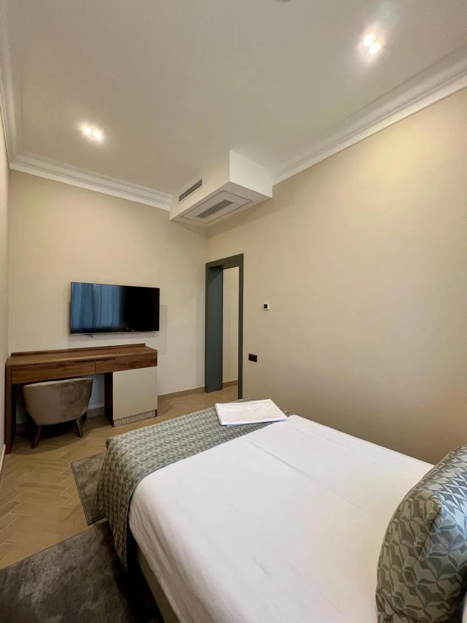 Photo of the whole room, Bed in Plaza Viktoria Hotel Yerevan