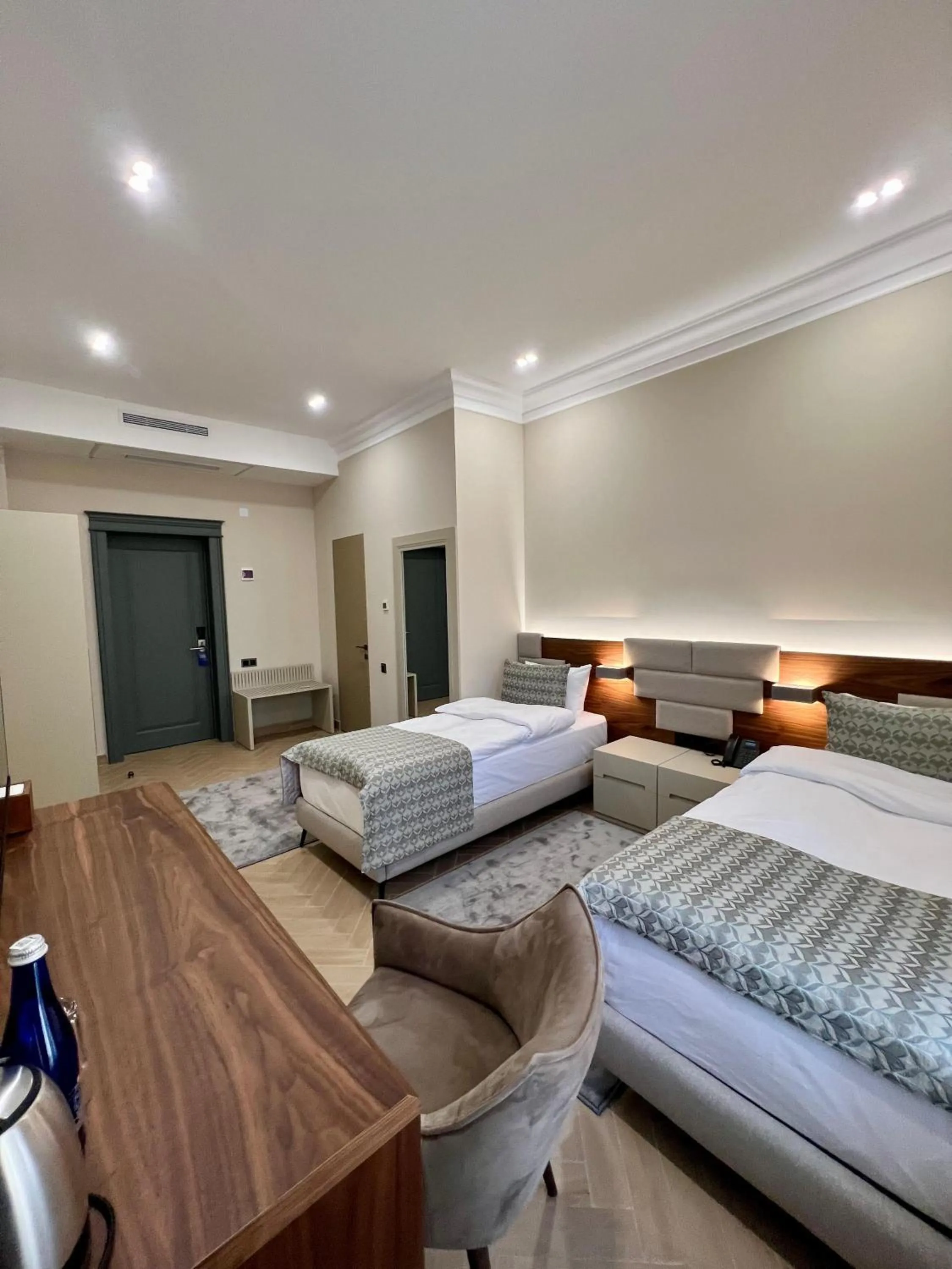 Bedroom, Bed in Plaza Viktoria Hotel Yerevan