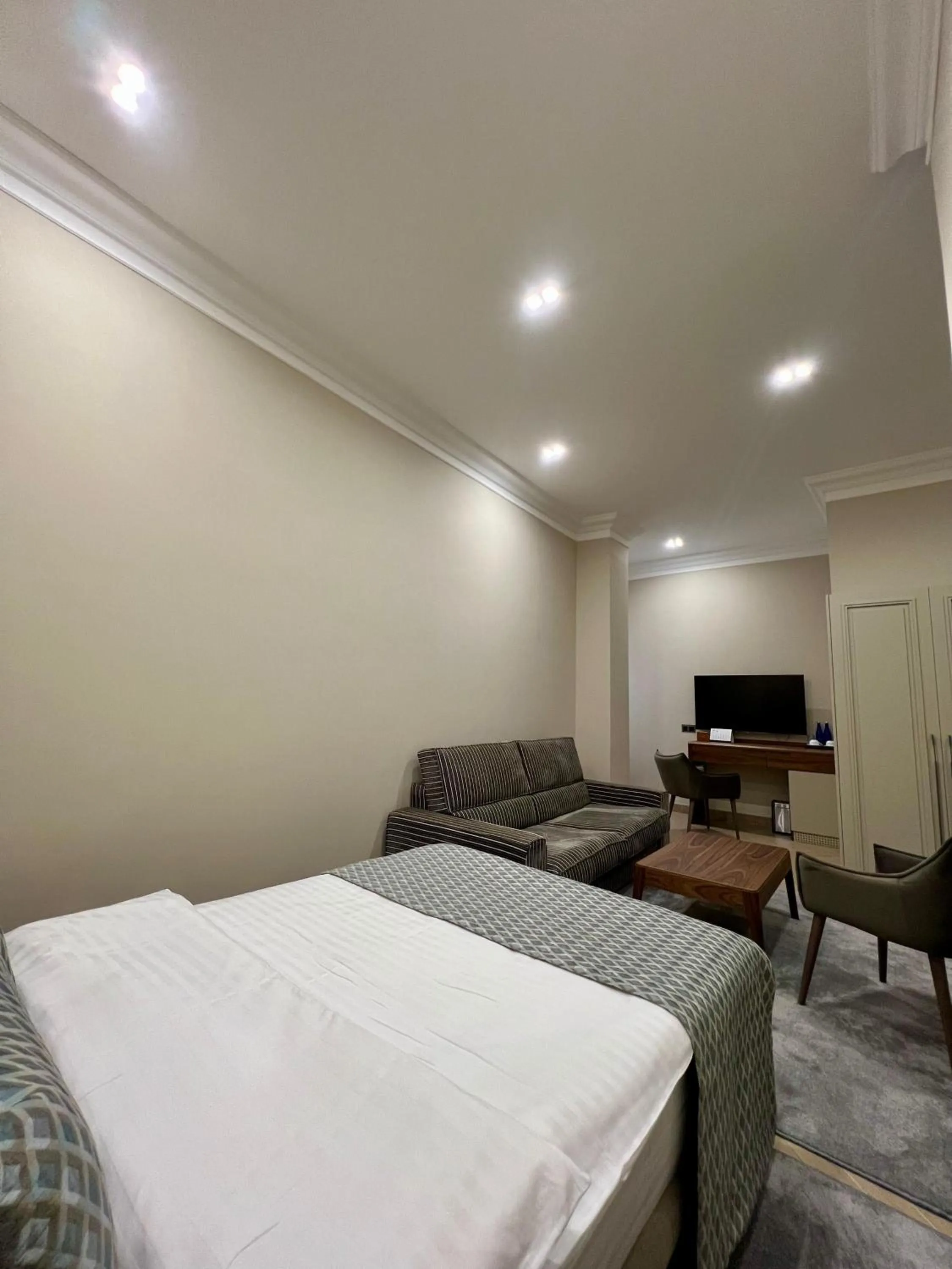 Bedroom, Bed in Plaza Viktoria Hotel Yerevan