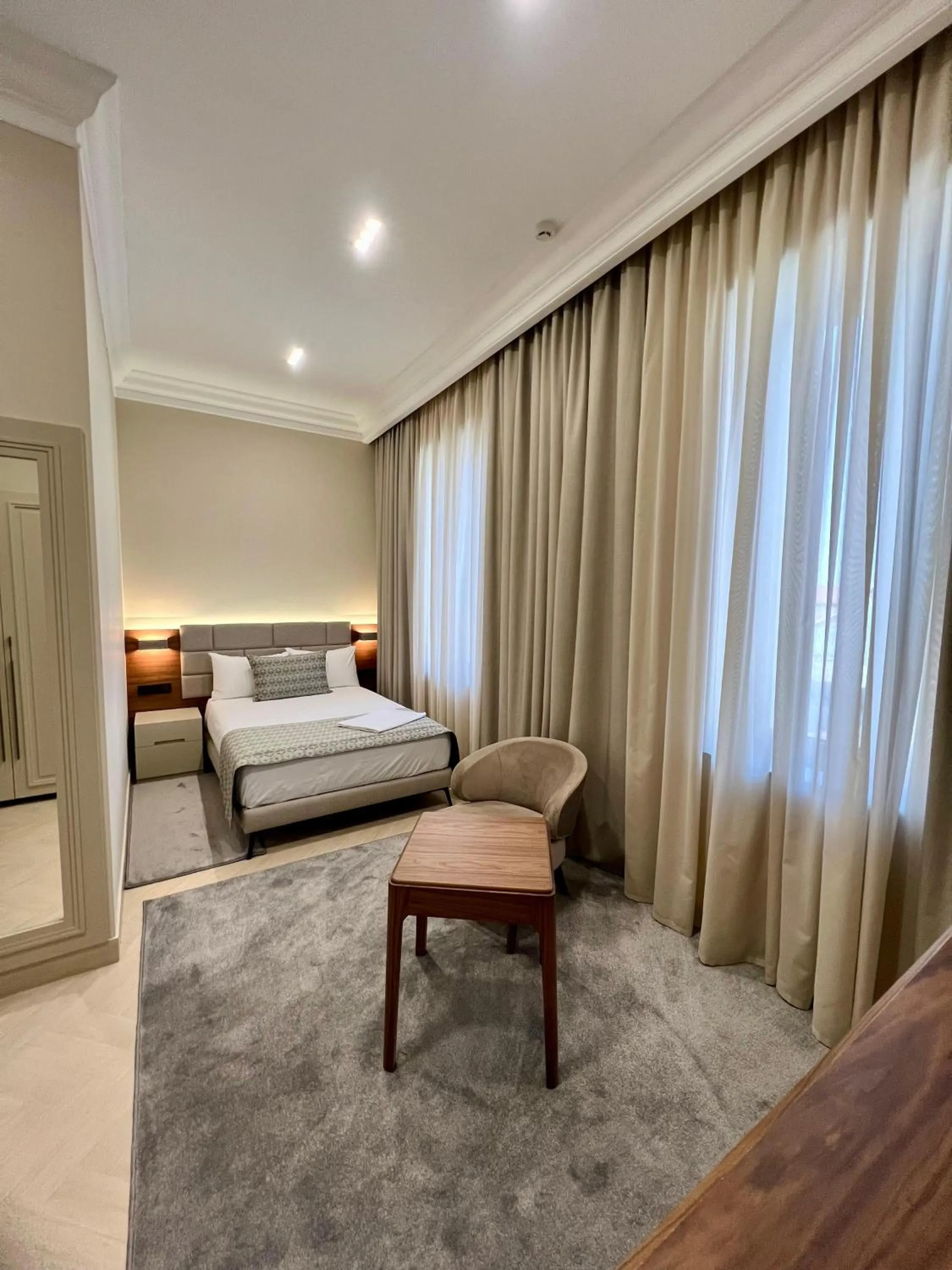 Photo of the whole room, Bed in Plaza Viktoria Hotel Yerevan