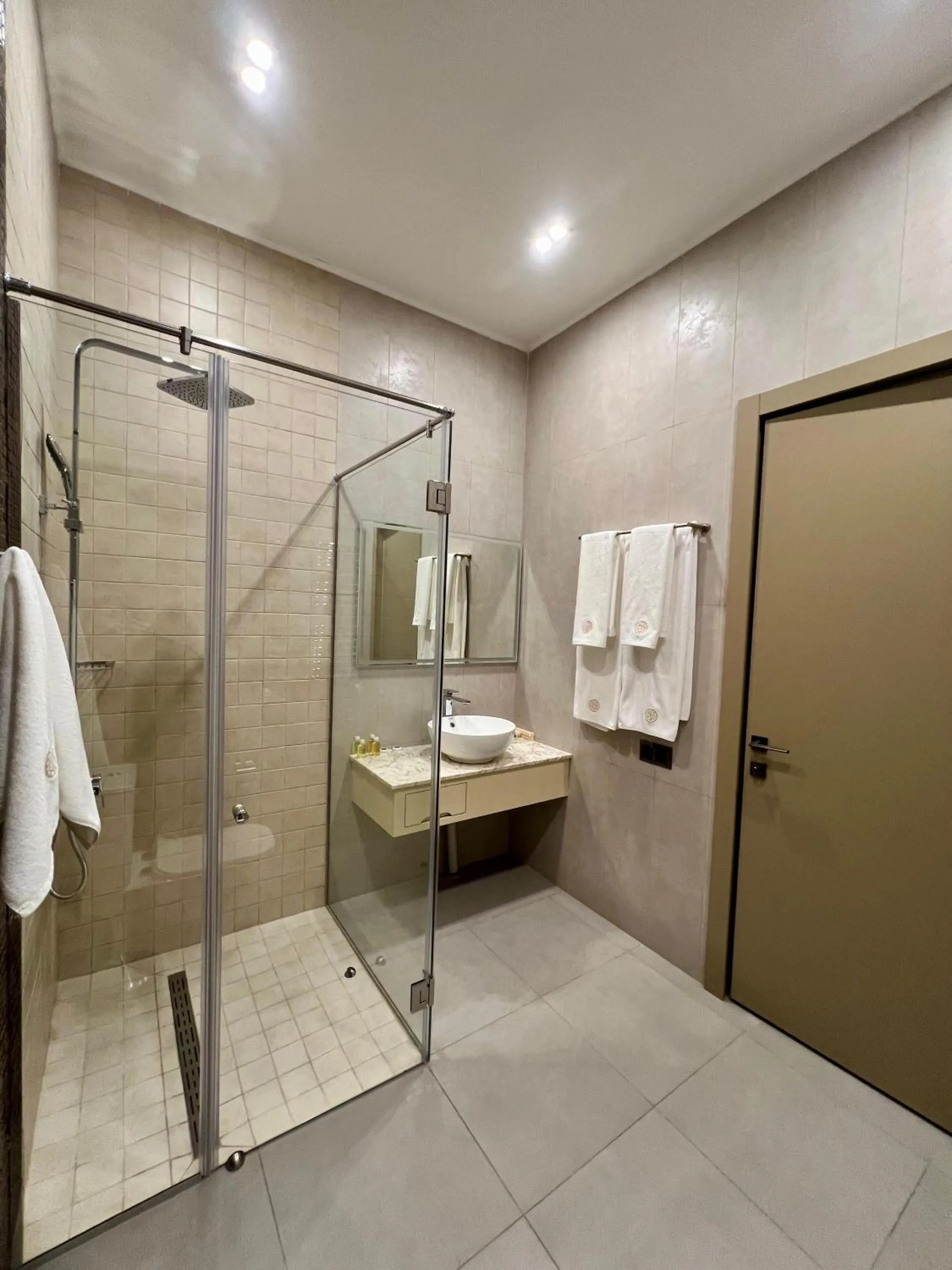 Bathroom in Plaza Viktoria Hotel Yerevan