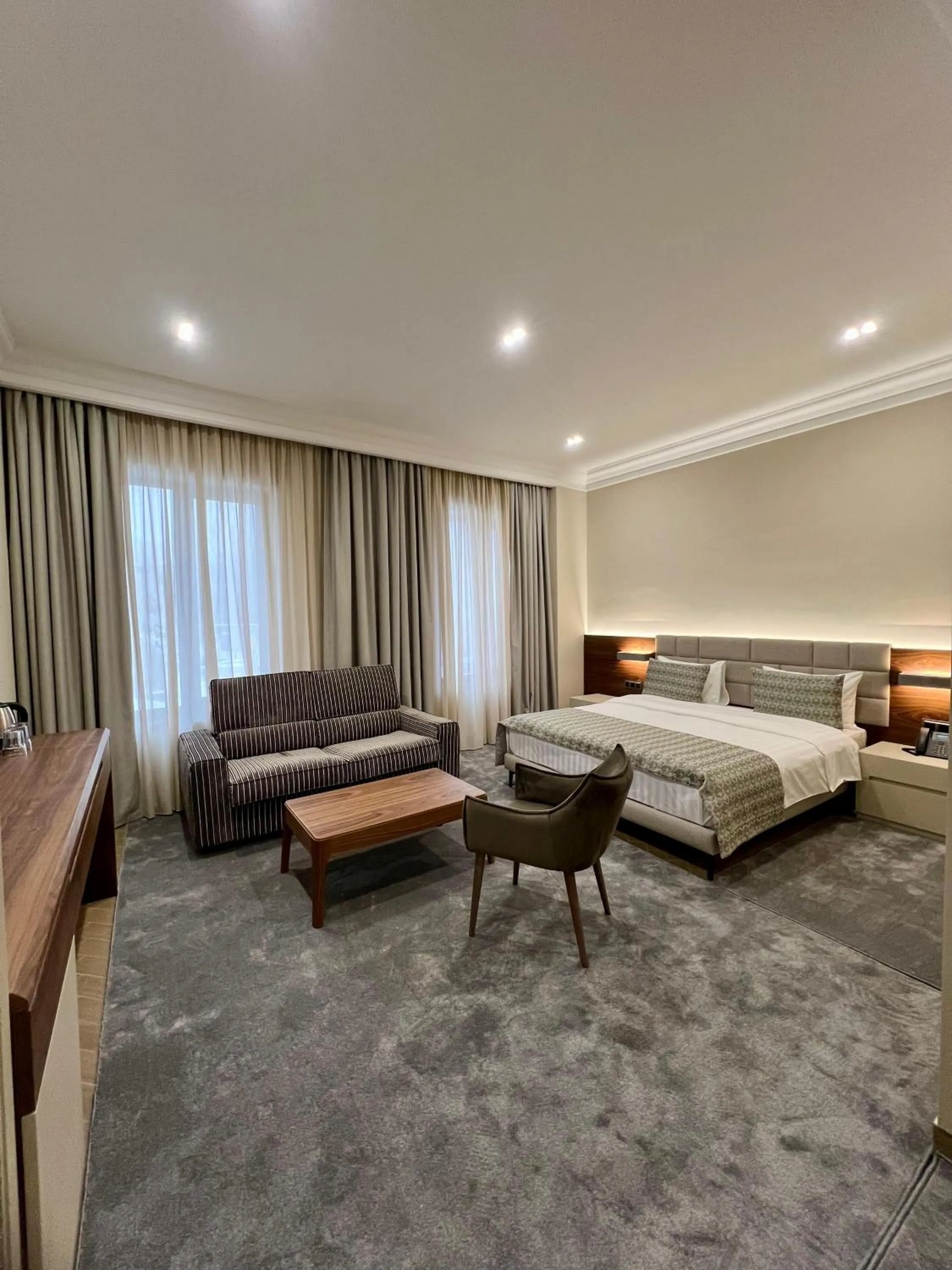 Bedroom, Bed in Plaza Viktoria Hotel Yerevan