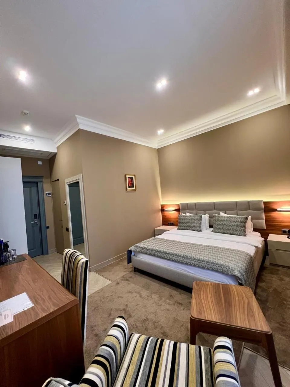 Photo of the whole room, Bed in Plaza Viktoria Hotel Yerevan