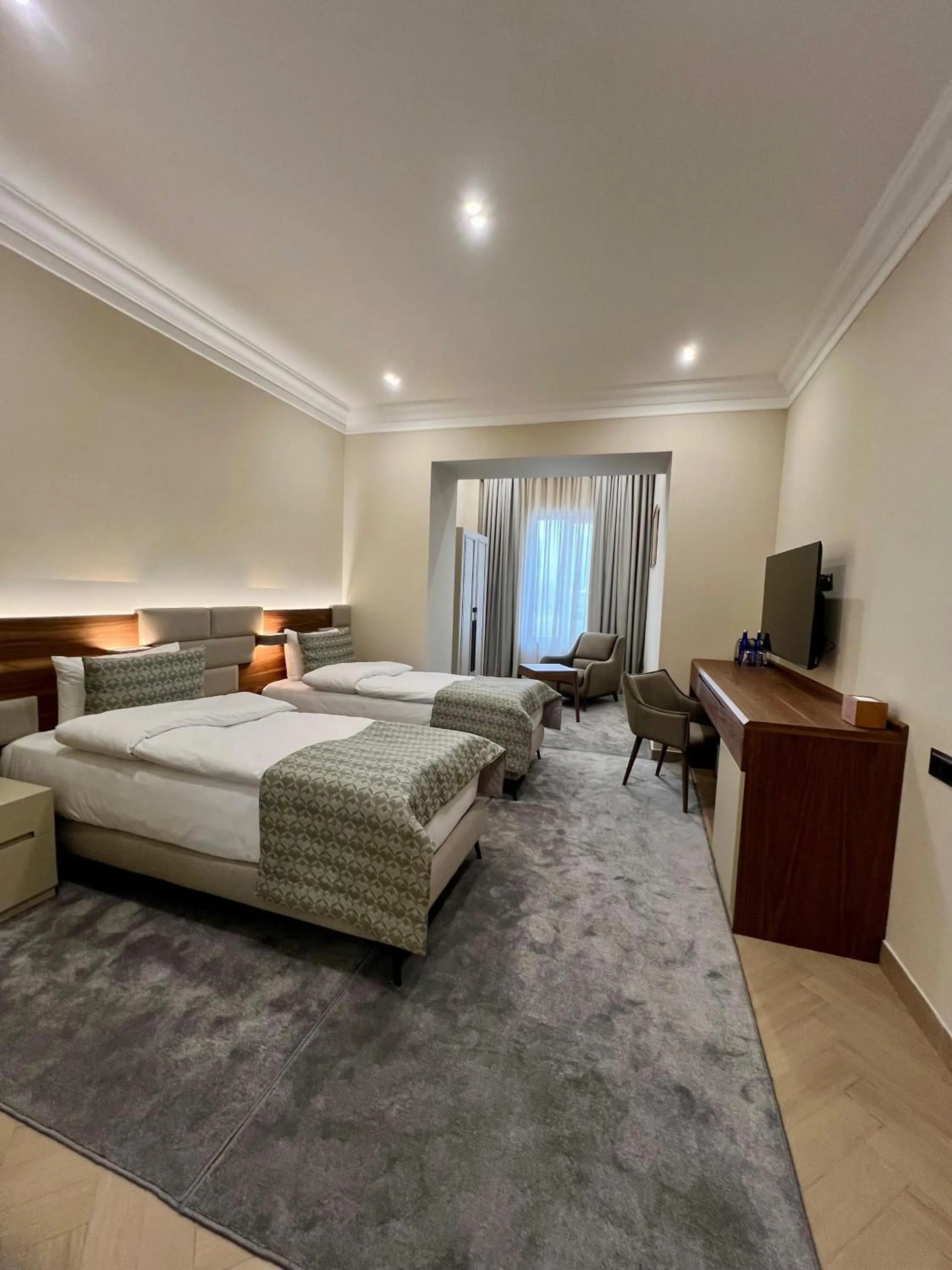 Bedroom, Bed in Plaza Viktoria Hotel Yerevan