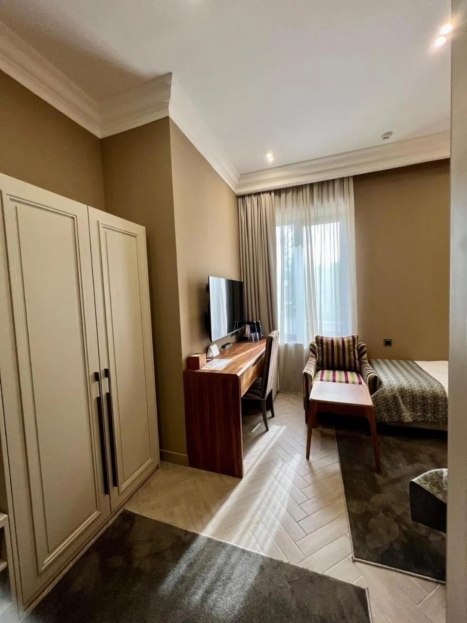 Photo of the whole room, Bed in Plaza Viktoria Hotel Yerevan