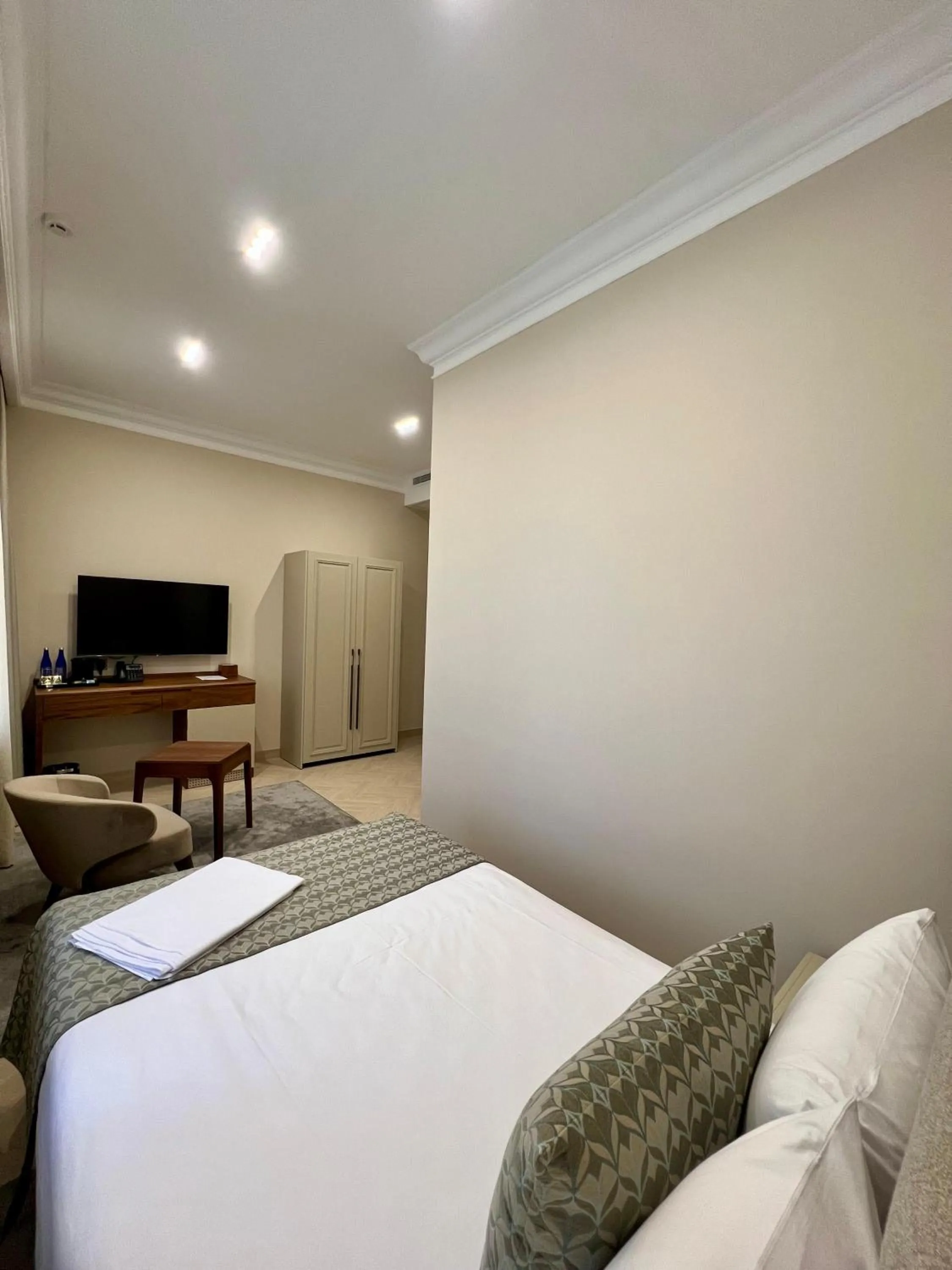 Photo of the whole room, Bed in Plaza Viktoria Hotel Yerevan